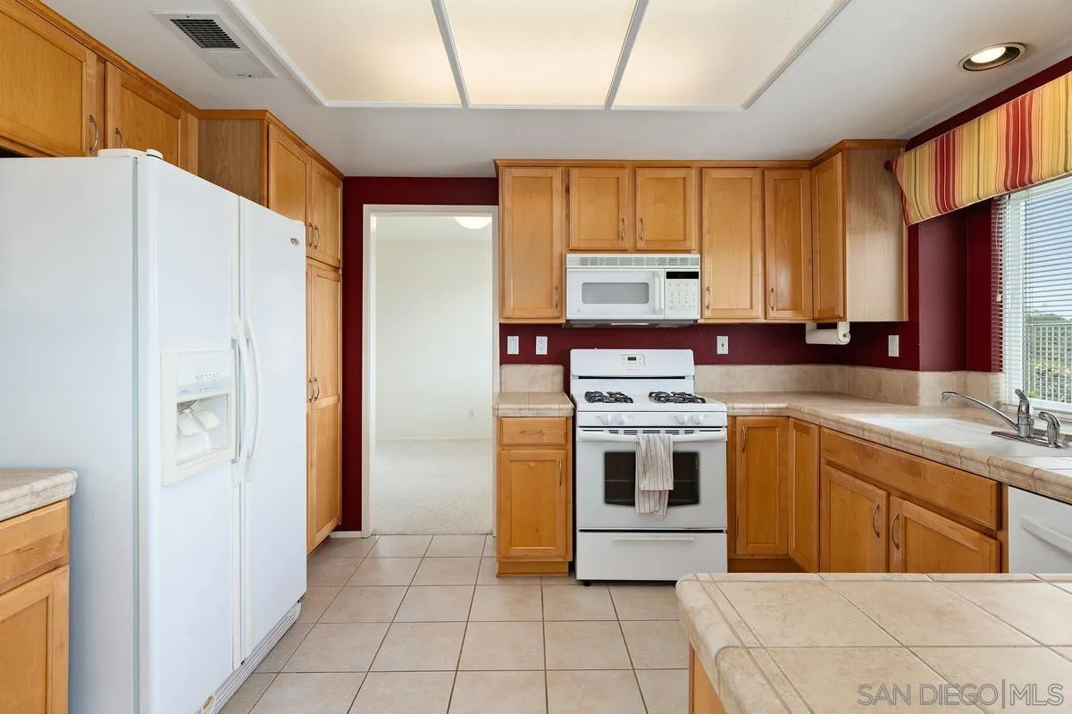 https://cdn.realtyfeed.com/cdn/127/260020082/58794aac6042547fc45a791c368534c4.webp