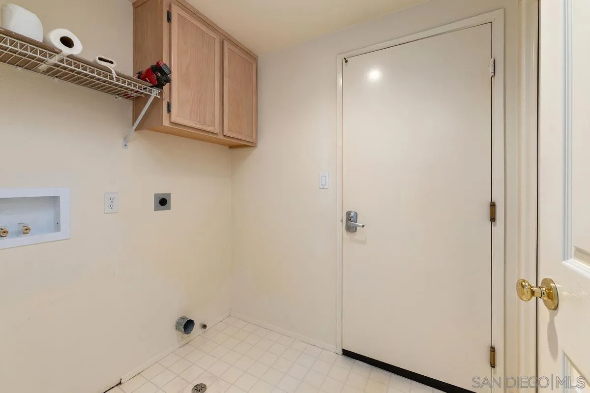https://cdn.realtyfeed.com/cdn/127/260020082/65fd2356a5824e873ca0d7f9644eb55f.webp