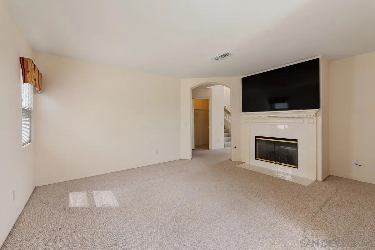 https://cdn.realtyfeed.com/cdn/127/260020082/8aa508217c96ceb1c3792dd2656ac6a1.webp