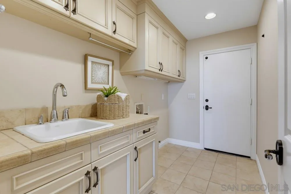 https://cdn.realtyfeed.com/cdn/127/260020109/48cc0c78bc14fc5e8f421a413e267f02.webp