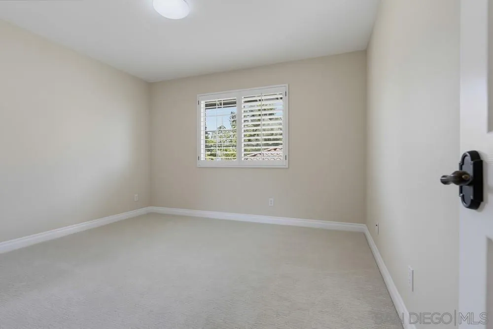https://cdn.realtyfeed.com/cdn/127/260020109/73b7ee019e3aee890d1edb2fb1d0ba69.webp