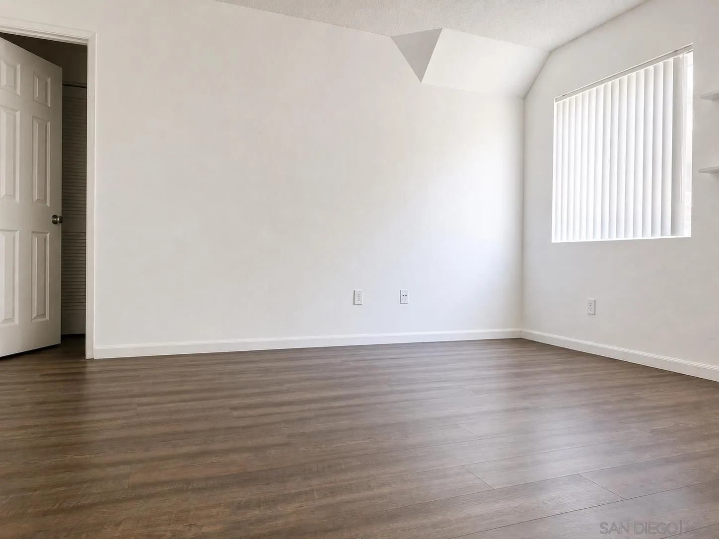 https://cdn.realtyfeed.com/cdn/127/260020110/0ba58b4cfefacd4833651b6aa94f3b80.webp