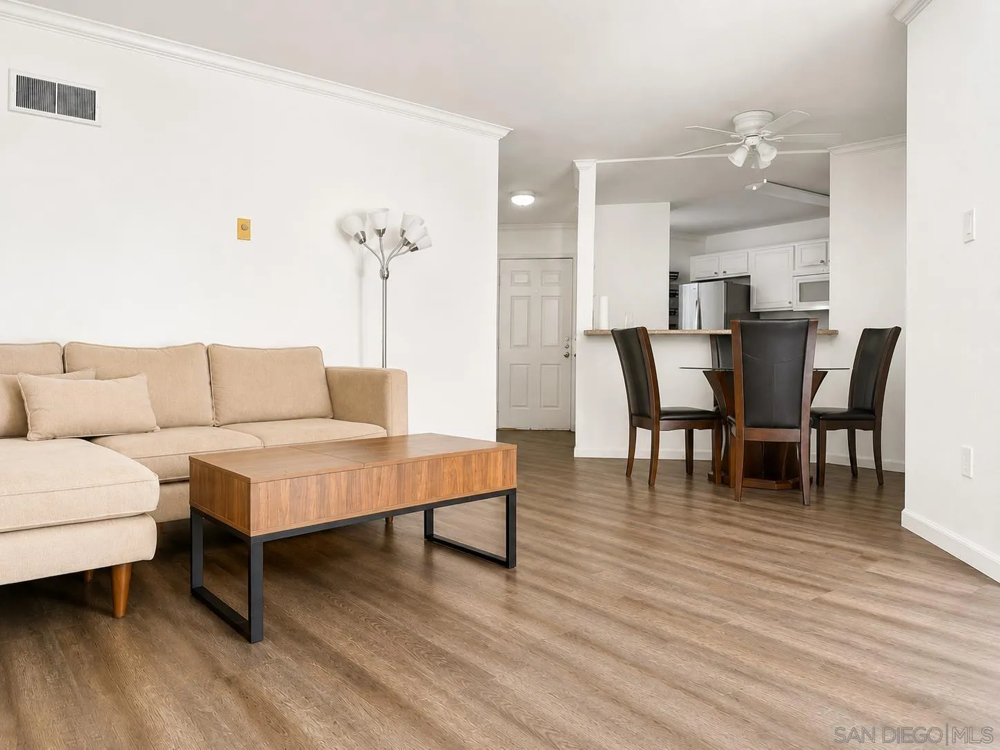 https://cdn.realtyfeed.com/cdn/127/260020110/465ac8ad379c4b574ad2e724e070fb2e.webp