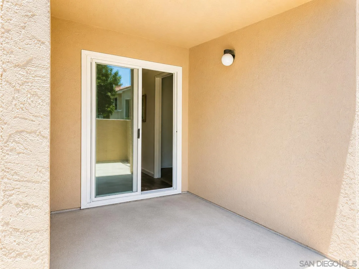 https://cdn.realtyfeed.com/cdn/127/260020110/961052d073f6b970ff063258a9fc003c.webp