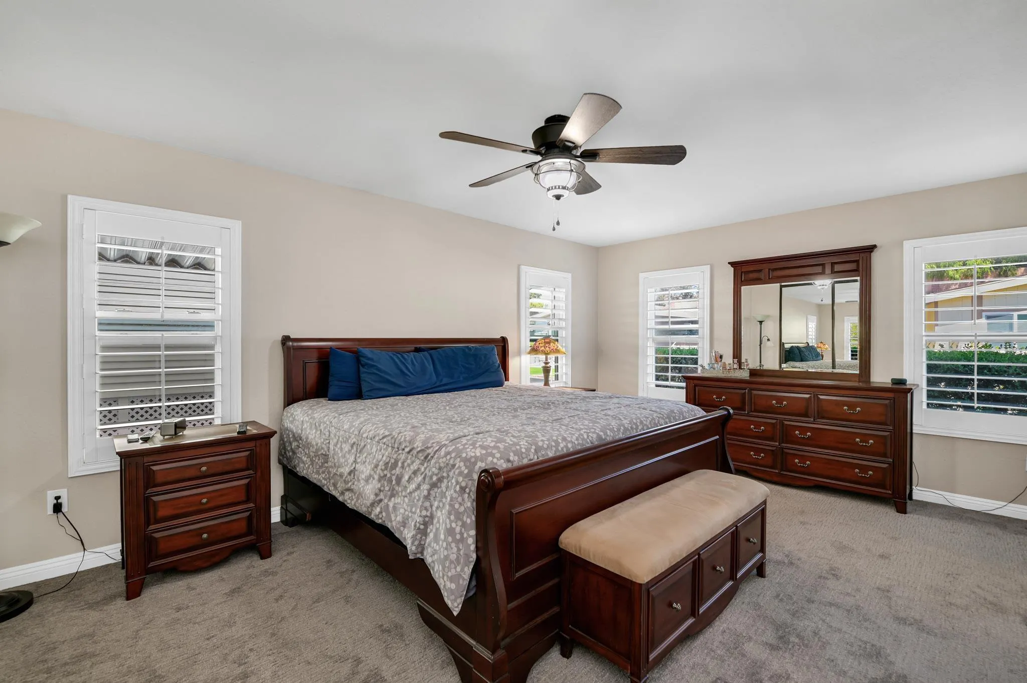 https://cdn.realtyfeed.com/cdn/127/260020113/1d182348022eb8f9fd36727ab352ef49.webp