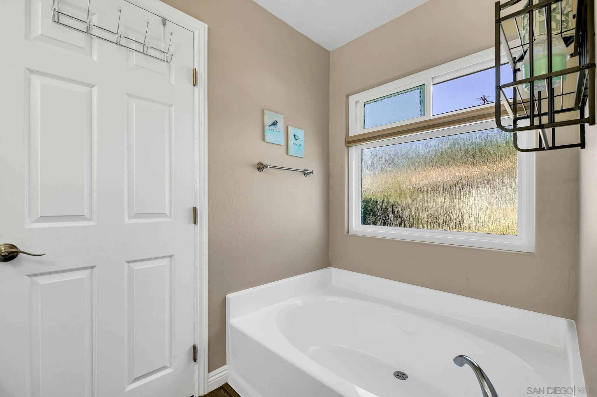 https://cdn.realtyfeed.com/cdn/127/260020113/6b2fadd25433567c1678cb6ea0c07898.webp