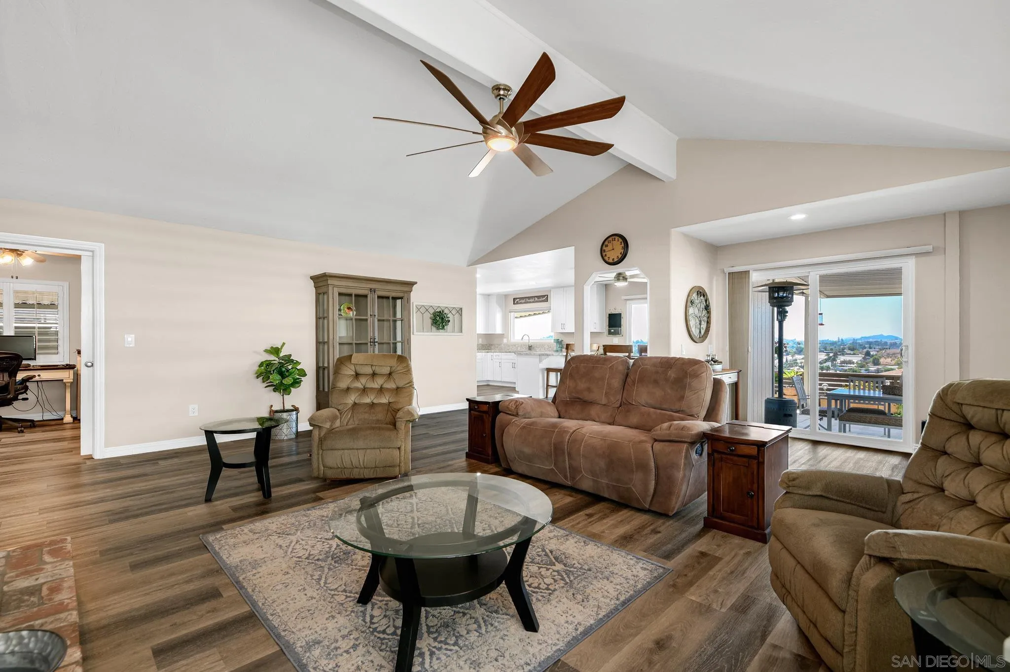 https://cdn.realtyfeed.com/cdn/127/260020113/8cbbc741cc8a2bab1f81ac4906dda9a1.webp