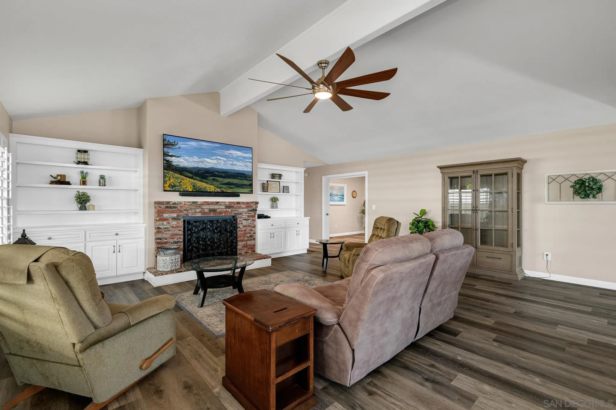 https://cdn.realtyfeed.com/cdn/127/260020113/9d9172cc16781da1ef9f13d114f23ab5.webp