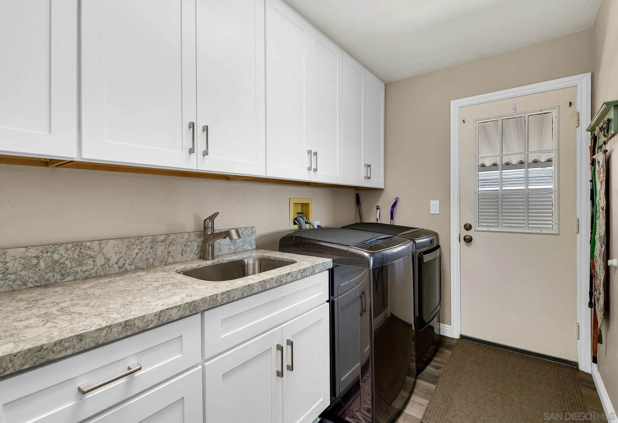https://cdn.realtyfeed.com/cdn/127/260020113/c20d17c521bf08ab52916165090011f0.webp