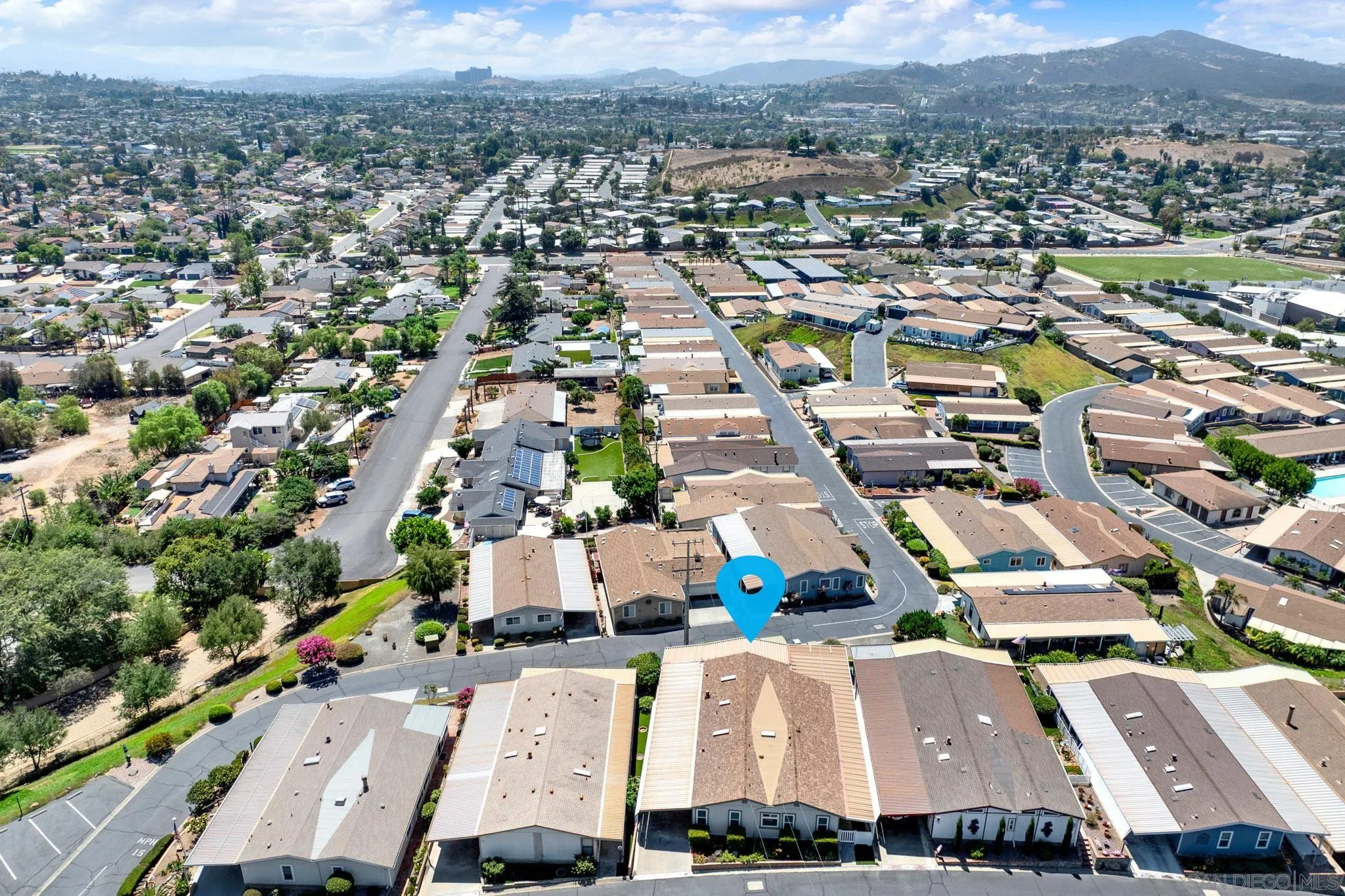 https://cdn.realtyfeed.com/cdn/127/260020113/e12cc883ef68743897104acfbe406c47.webp