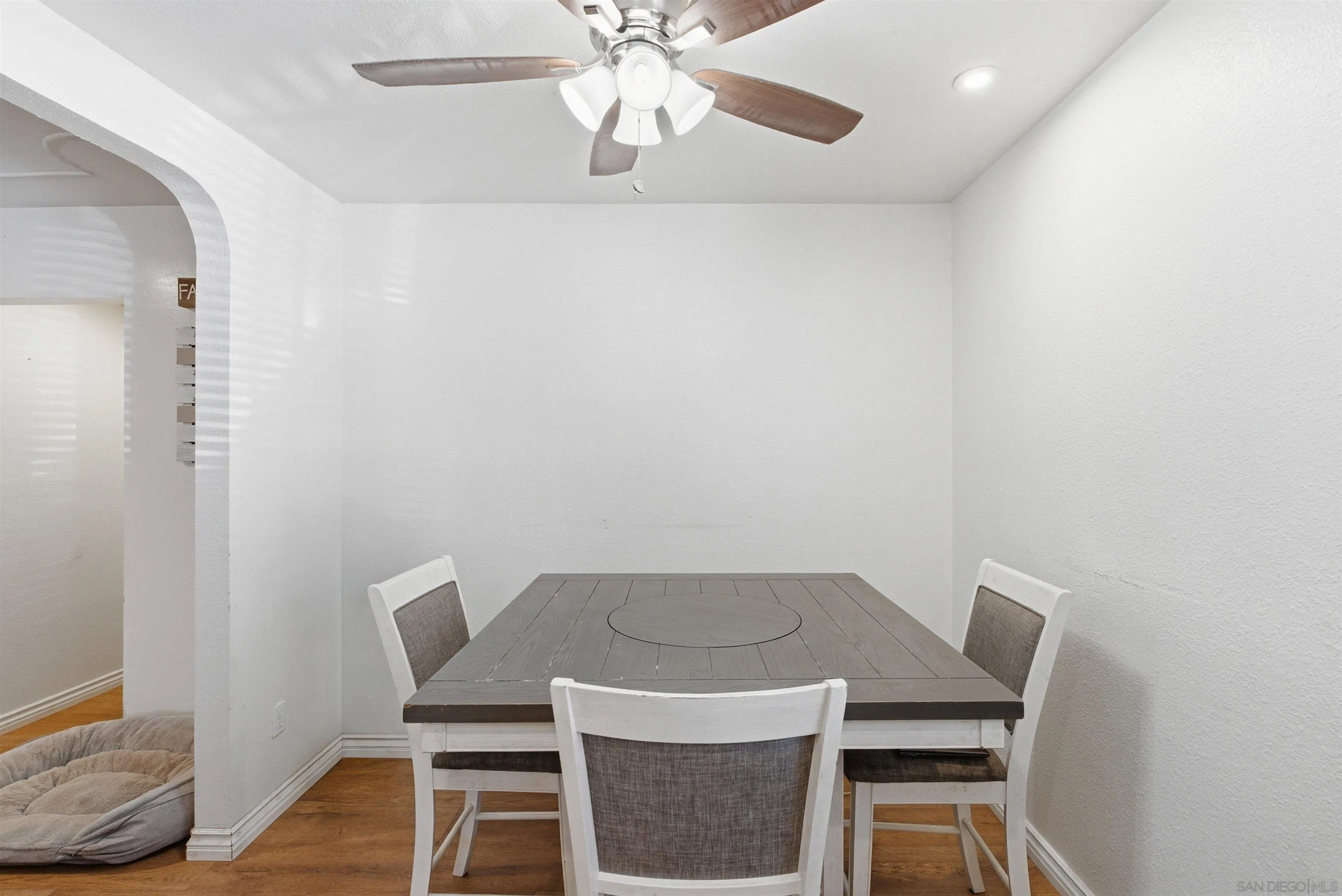 https://cdn.realtyfeed.com/cdn/127/260020115/0546f8e9221865069dd6cc702f96aec7.webp
