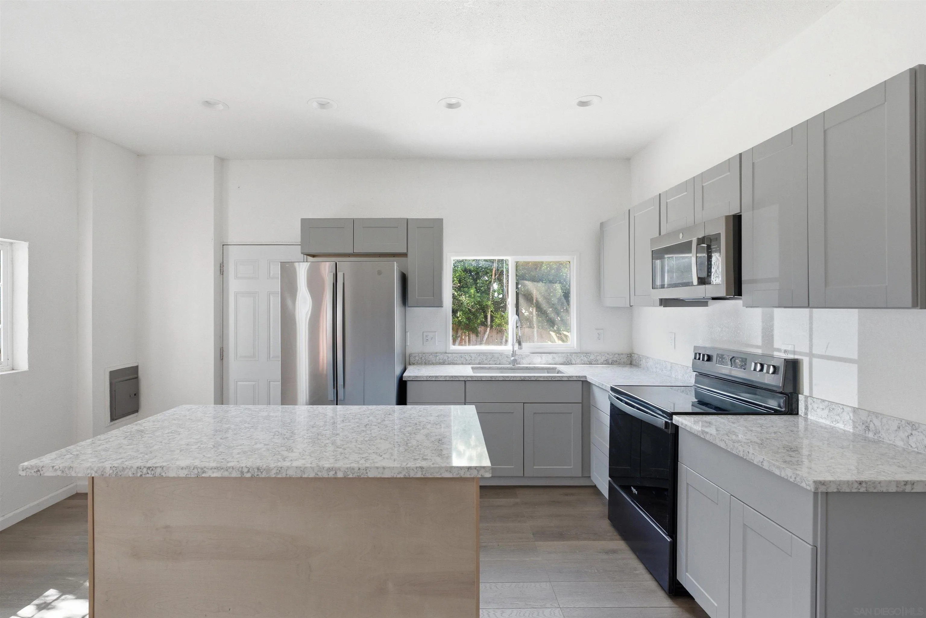 https://cdn.realtyfeed.com/cdn/127/260020115/6575d1cb86339c58940138dc927ad903.webp
