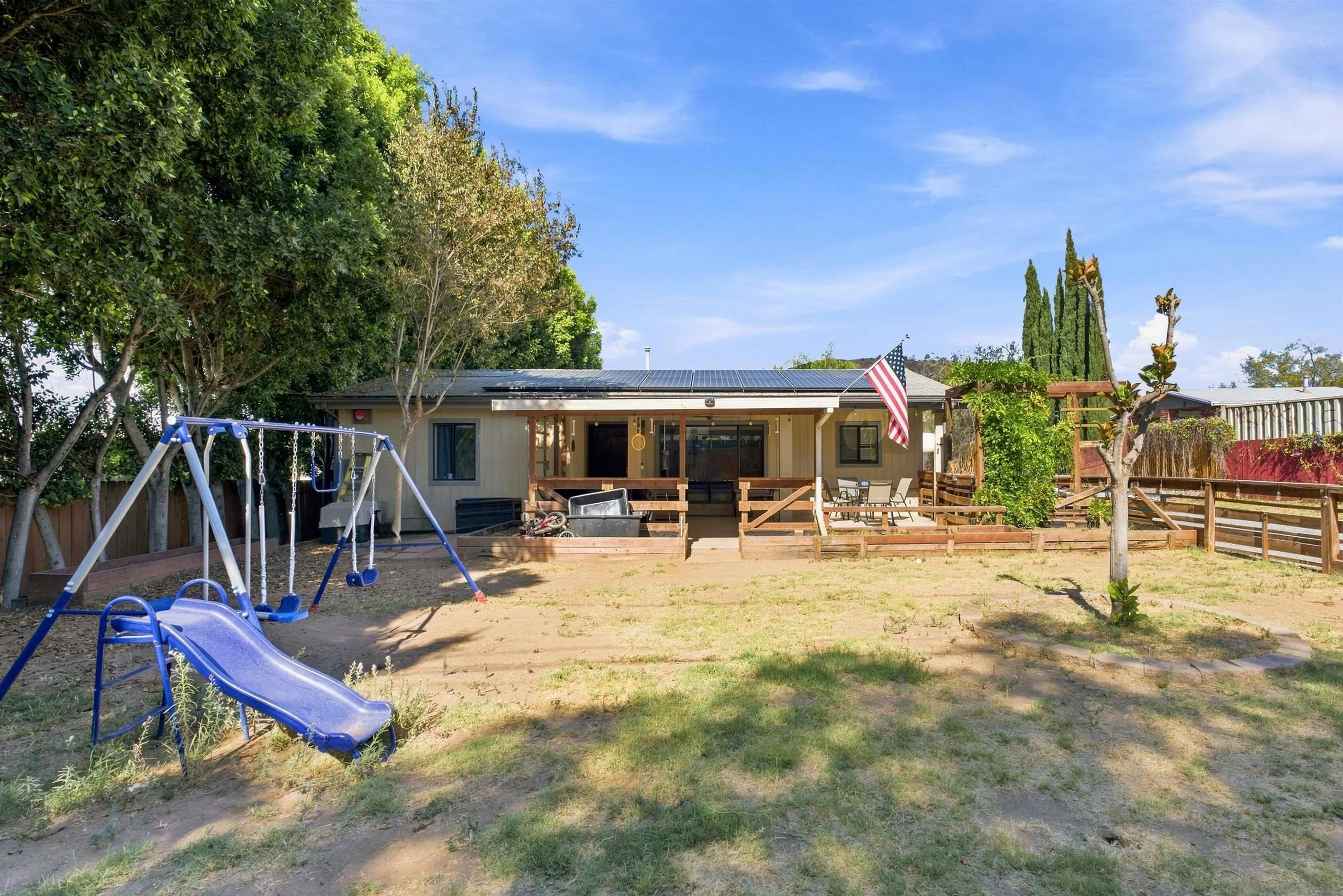 https://cdn.realtyfeed.com/cdn/127/260020115/6c9b9accfdd0de8ef24529f3356bee5a.webp
