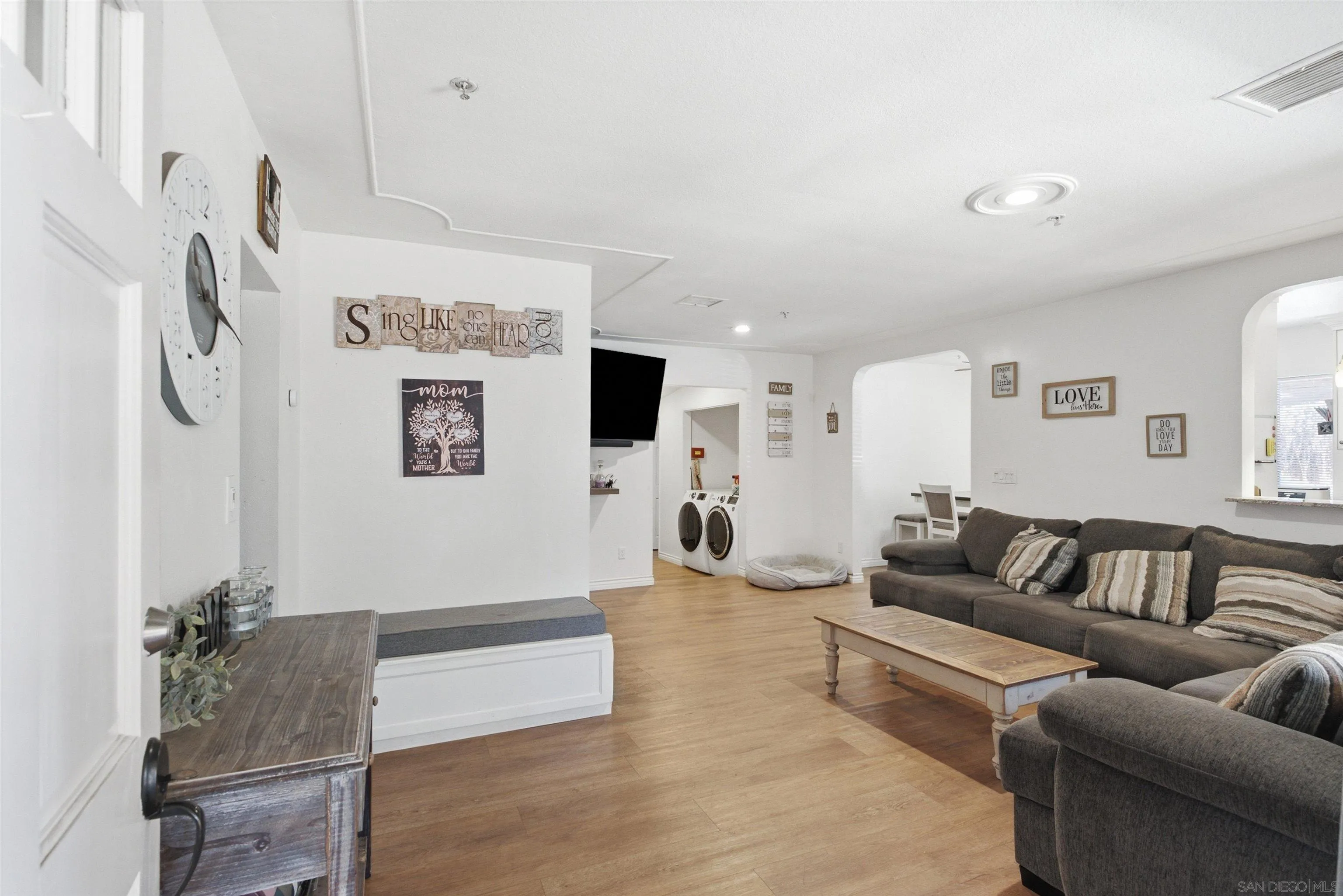 https://cdn.realtyfeed.com/cdn/127/260020115/ffb976a5eb47ee499e403412d6997487.webp