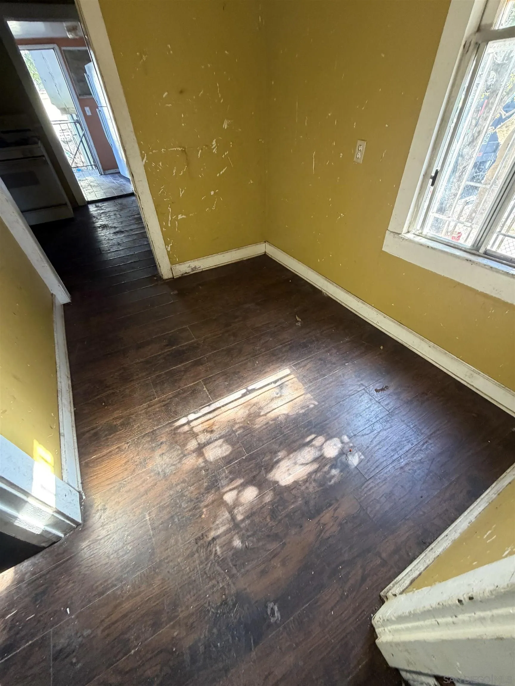 https://cdn.realtyfeed.com/cdn/127/260020117/db011a34f9f75cf92f38710b535f8c90.webp