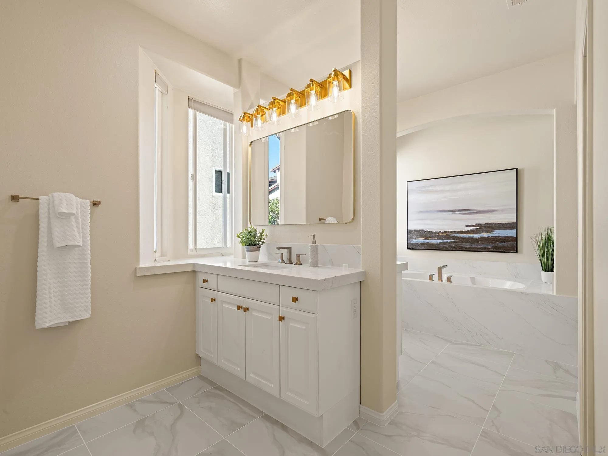 https://cdn.realtyfeed.com/cdn/127/260020118/1c3e505e5b063a57e9245061a255f3a8.webp
