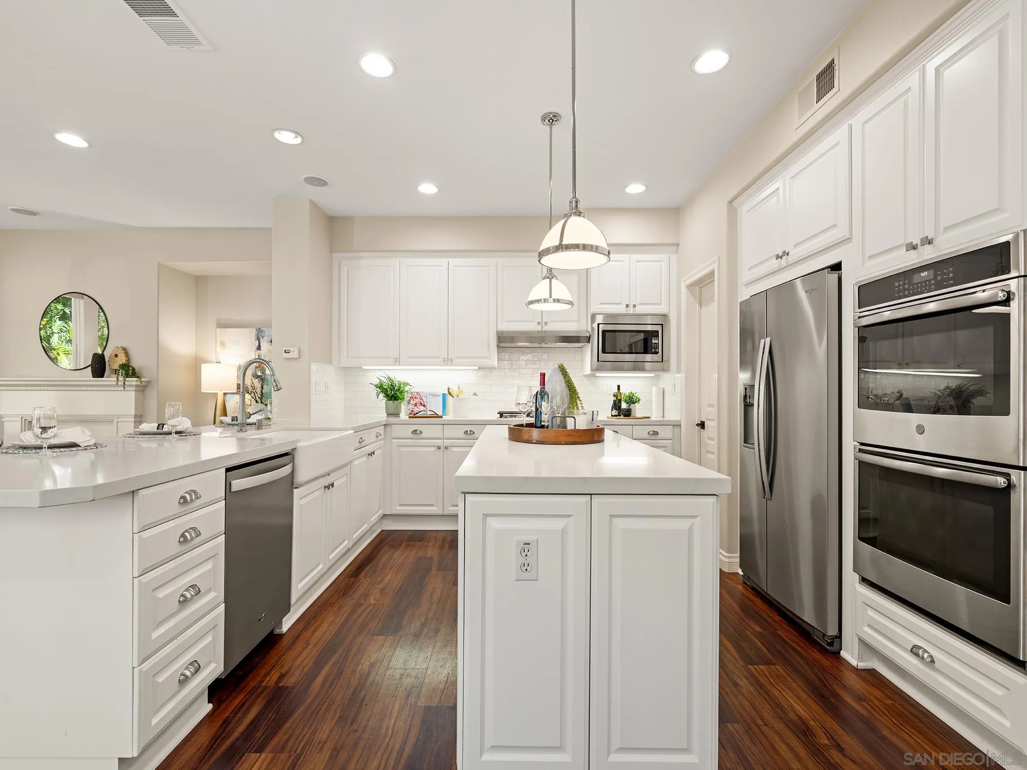 https://cdn.realtyfeed.com/cdn/127/260020118/27f64592a1ca612f6857f5ccaa38c619.webp