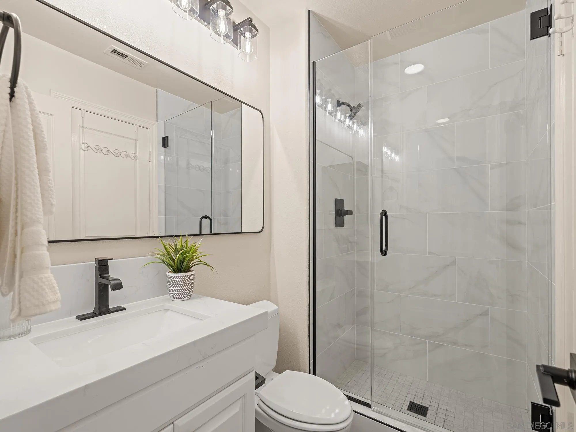 https://cdn.realtyfeed.com/cdn/127/260020118/692fa8b189d7a3368854fbfc74cea889.webp