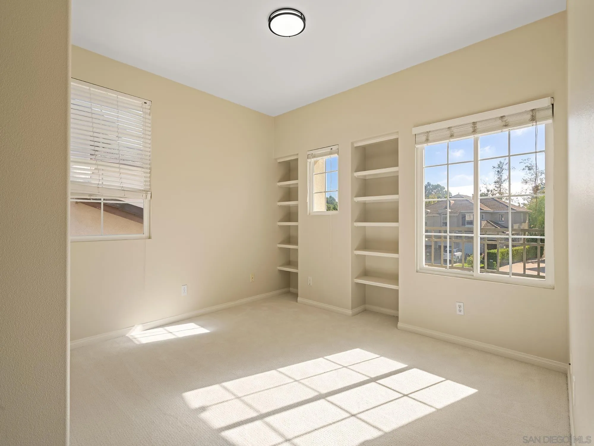 https://cdn.realtyfeed.com/cdn/127/260020118/93c060ab3a098493c286e82f3545ad43.webp