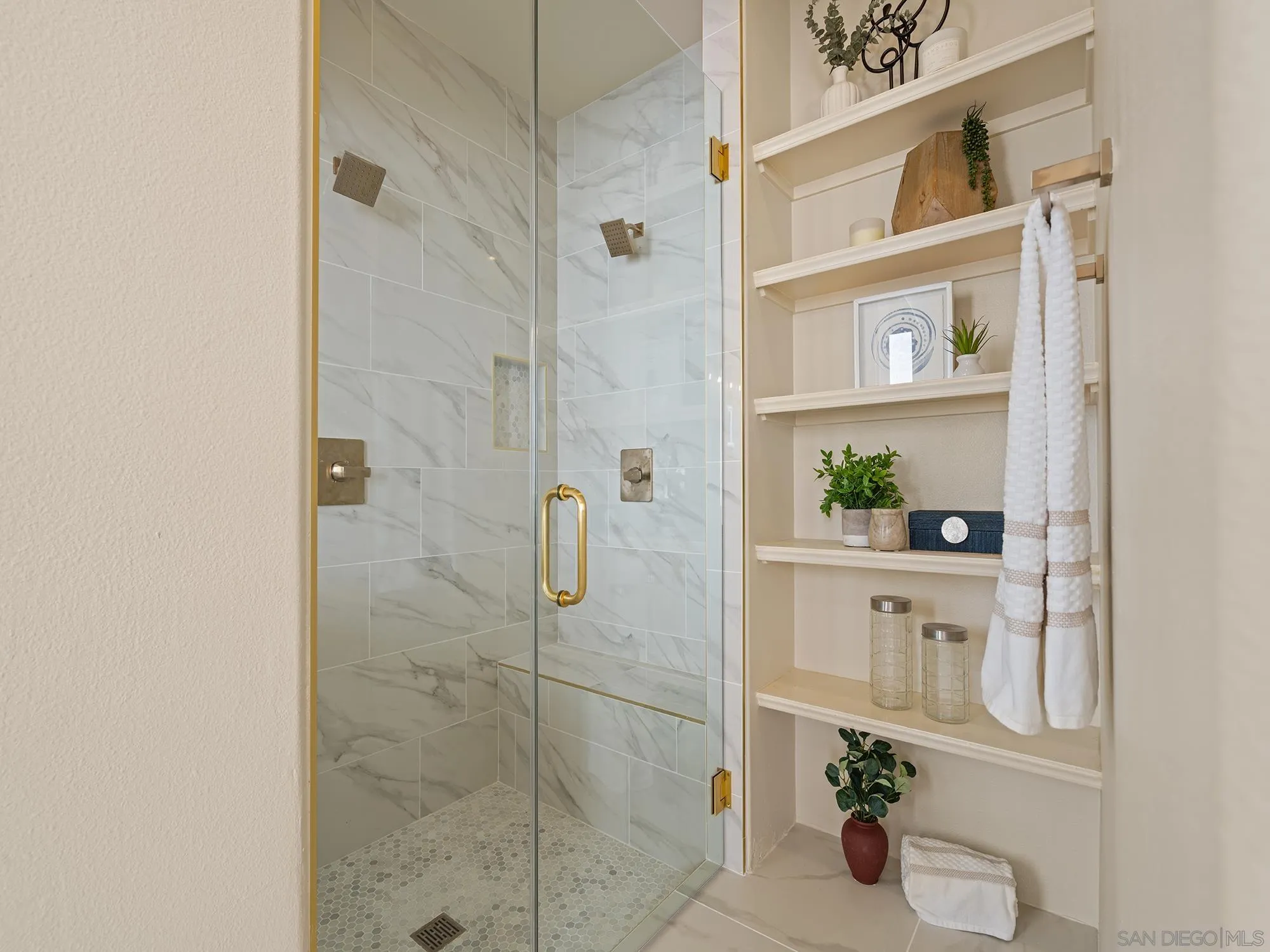 https://cdn.realtyfeed.com/cdn/127/260020118/b67e98a752da912c49444dccdb6c15db.webp
