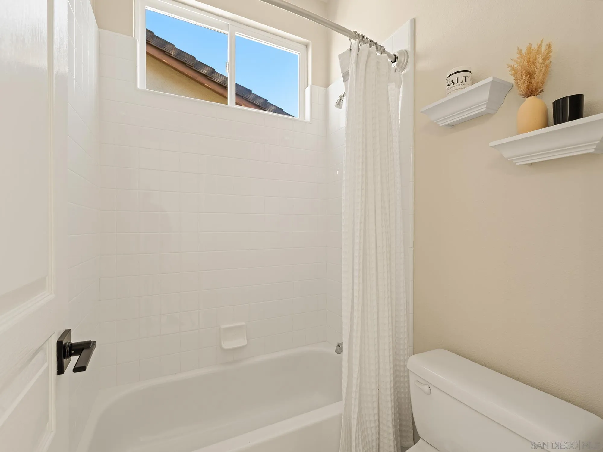 https://cdn.realtyfeed.com/cdn/127/260020118/cf1e4ddb73ee5a05a24a94f7c9d13f1d.webp