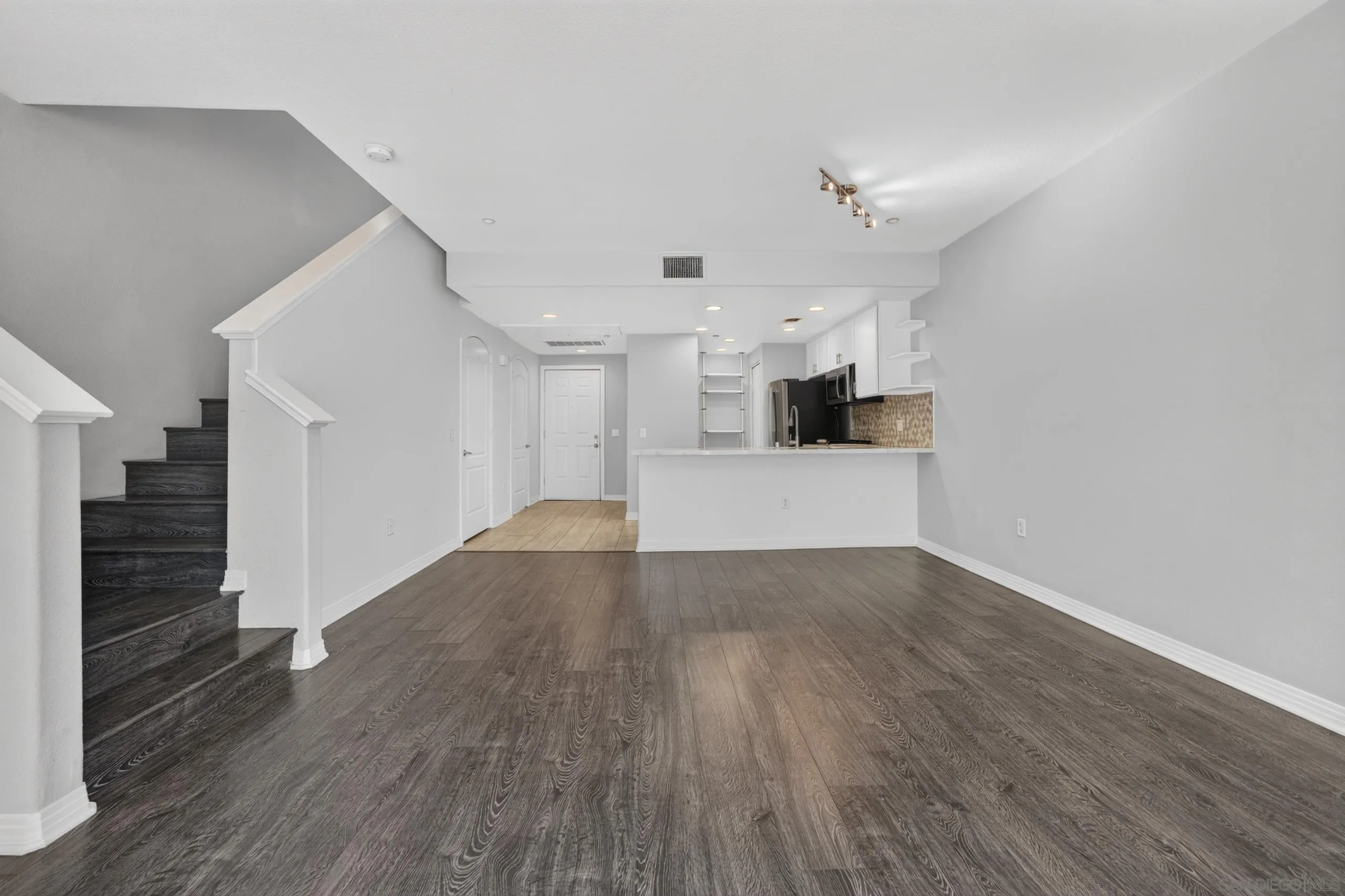 Photo #11: 260020119 Listing: Photo #11