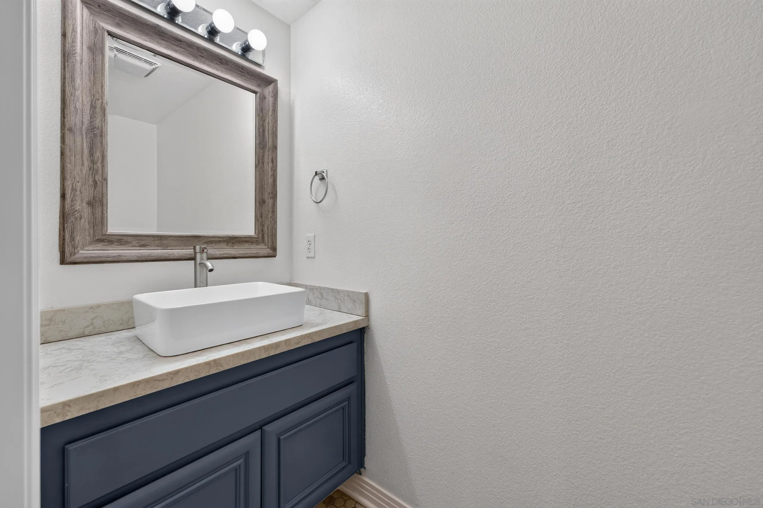 Photo #12: 260020119 Listing: Photo #12