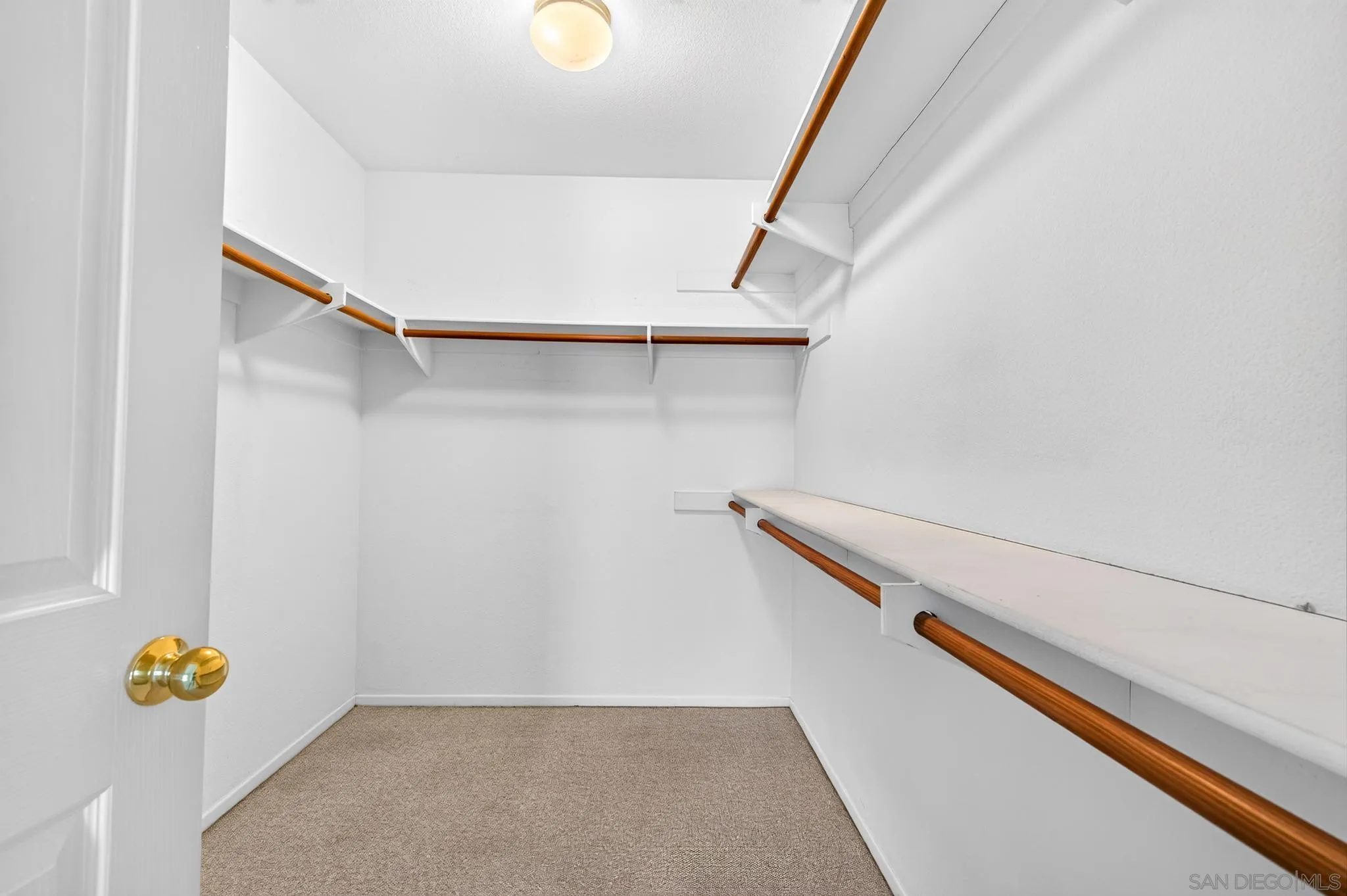 https://cdn.realtyfeed.com/cdn/127/260020136/0eba2bc120458897b755e2cda59cc633.webp