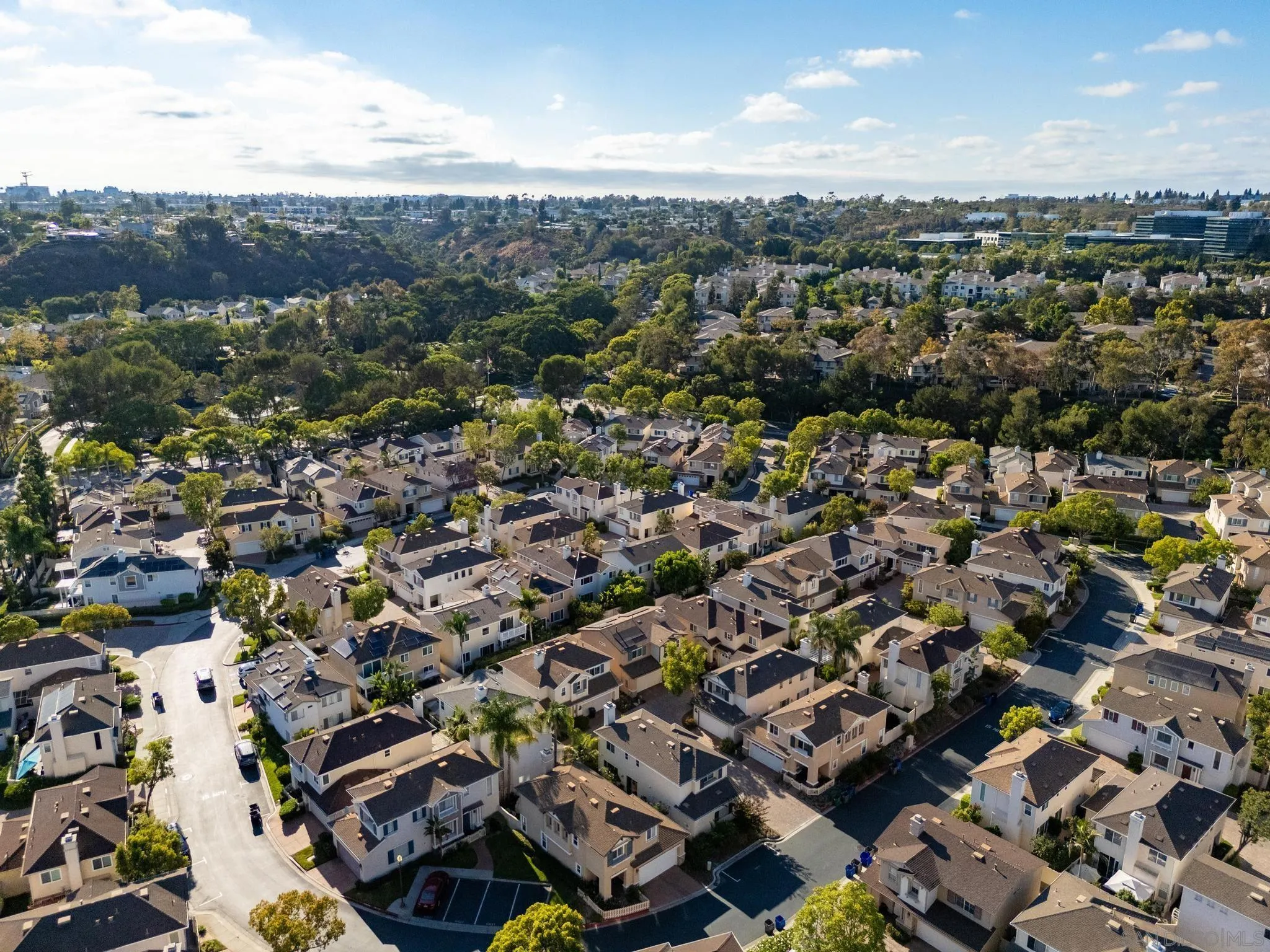 https://cdn.realtyfeed.com/cdn/127/260020136/54c2bace2ba3e89ce374f59691d77c72.webp