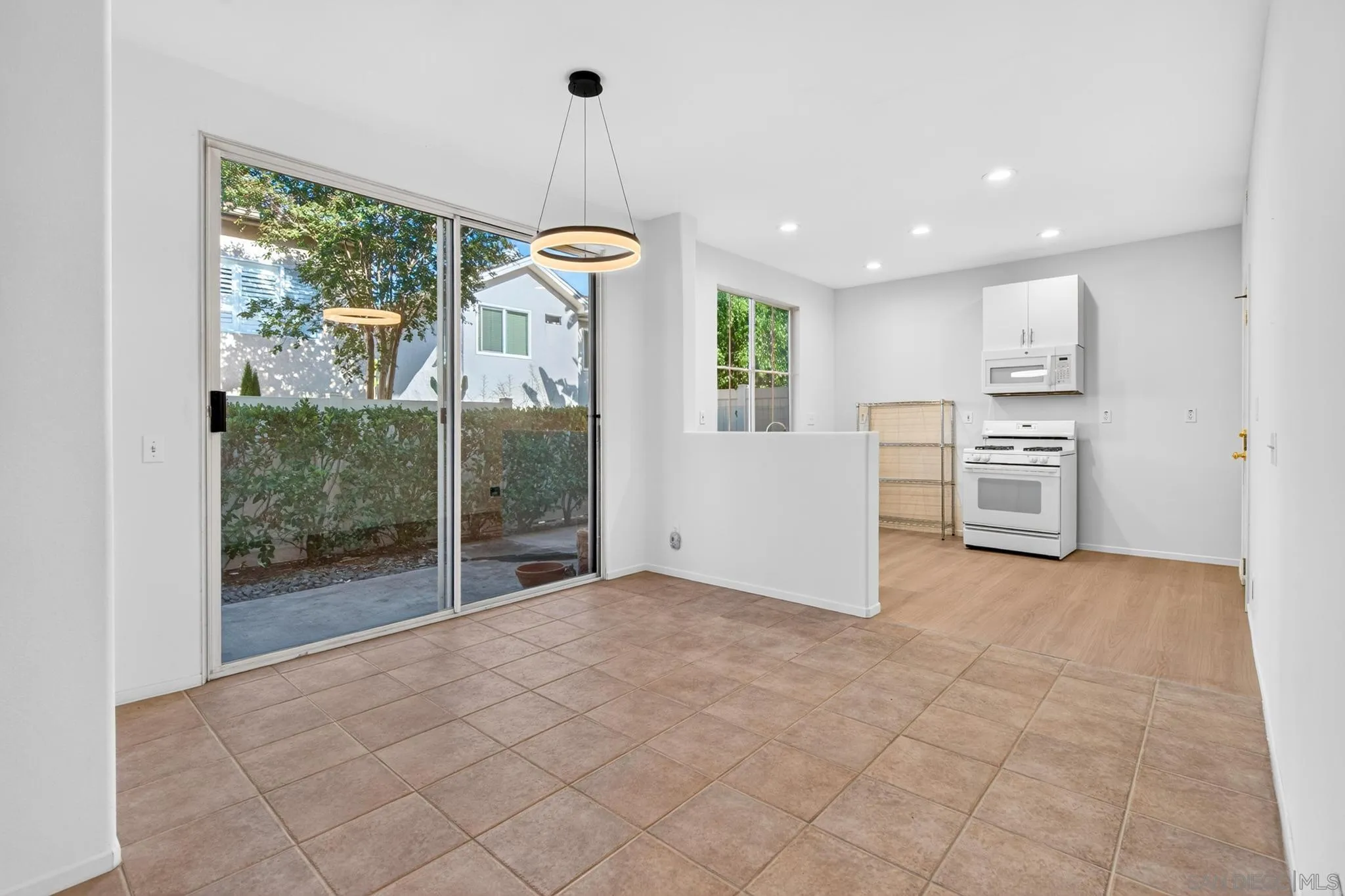 https://cdn.realtyfeed.com/cdn/127/260020136/cf89b4bfb512d7c243cf38b1dd21148d.webp