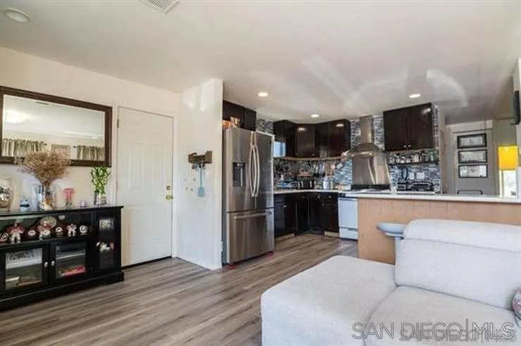 https://cdn.realtyfeed.com/cdn/127/260020142/6f91bbfae7d45c4db6d9e5ec2a0b2e18.webp