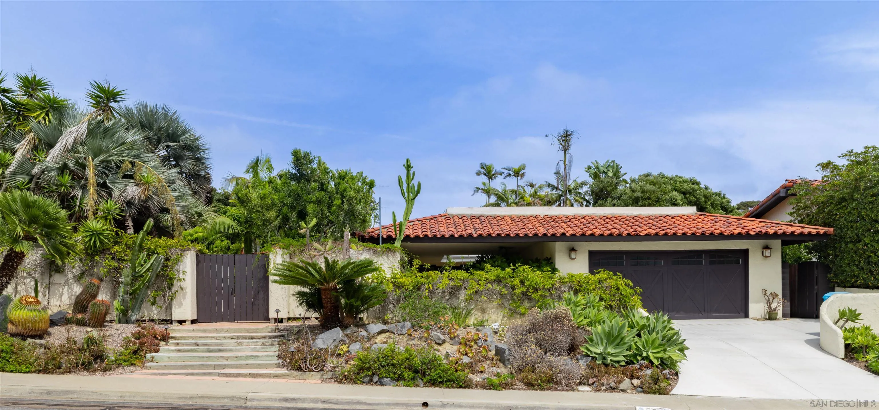 https://cdn.realtyfeed.com/cdn/127/260020143/1a2c0d4087d1d253b40bfa0b145981ac.webp