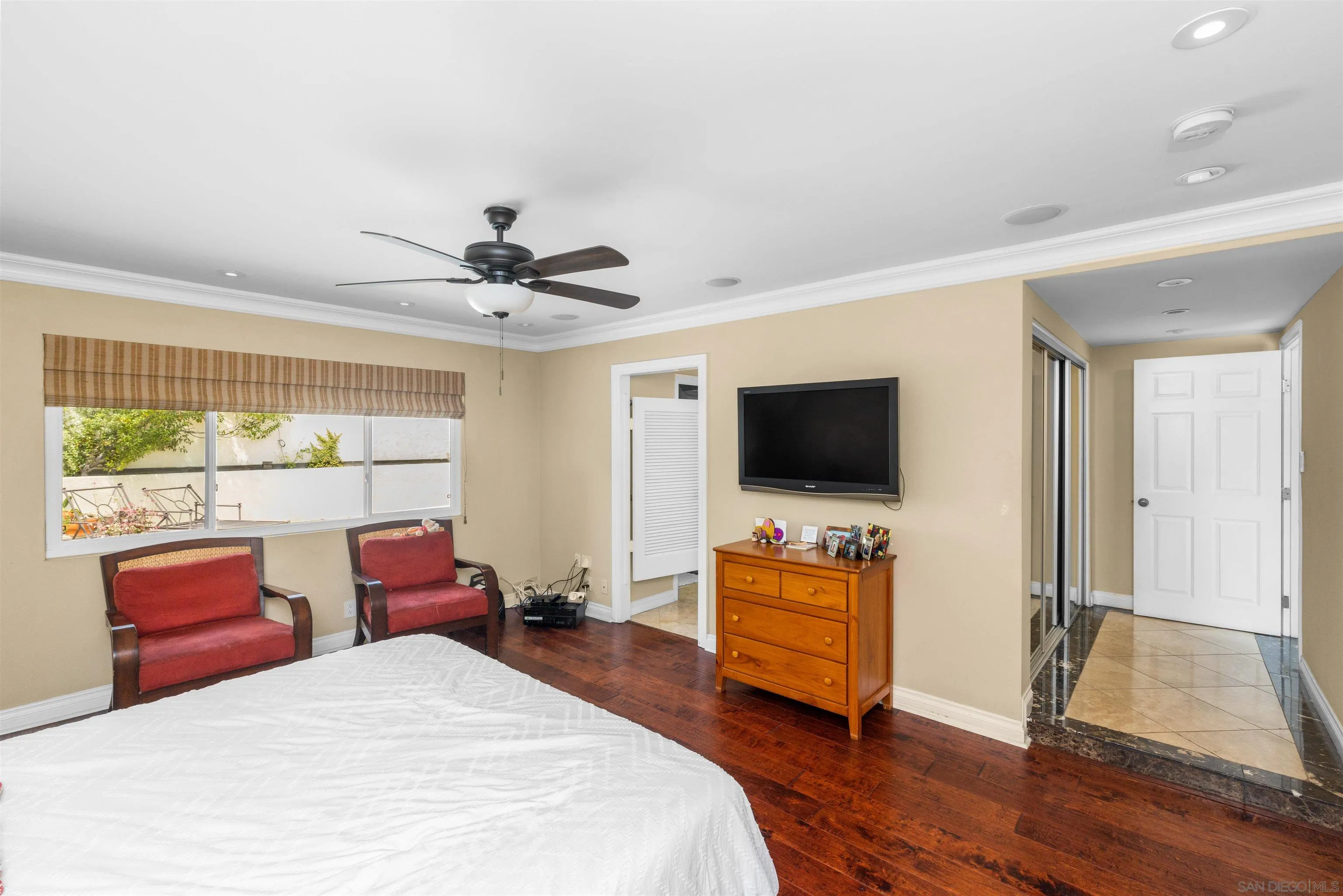 https://cdn.realtyfeed.com/cdn/127/260020143/b9657dfdb07f77467a8de02040839ad4.webp