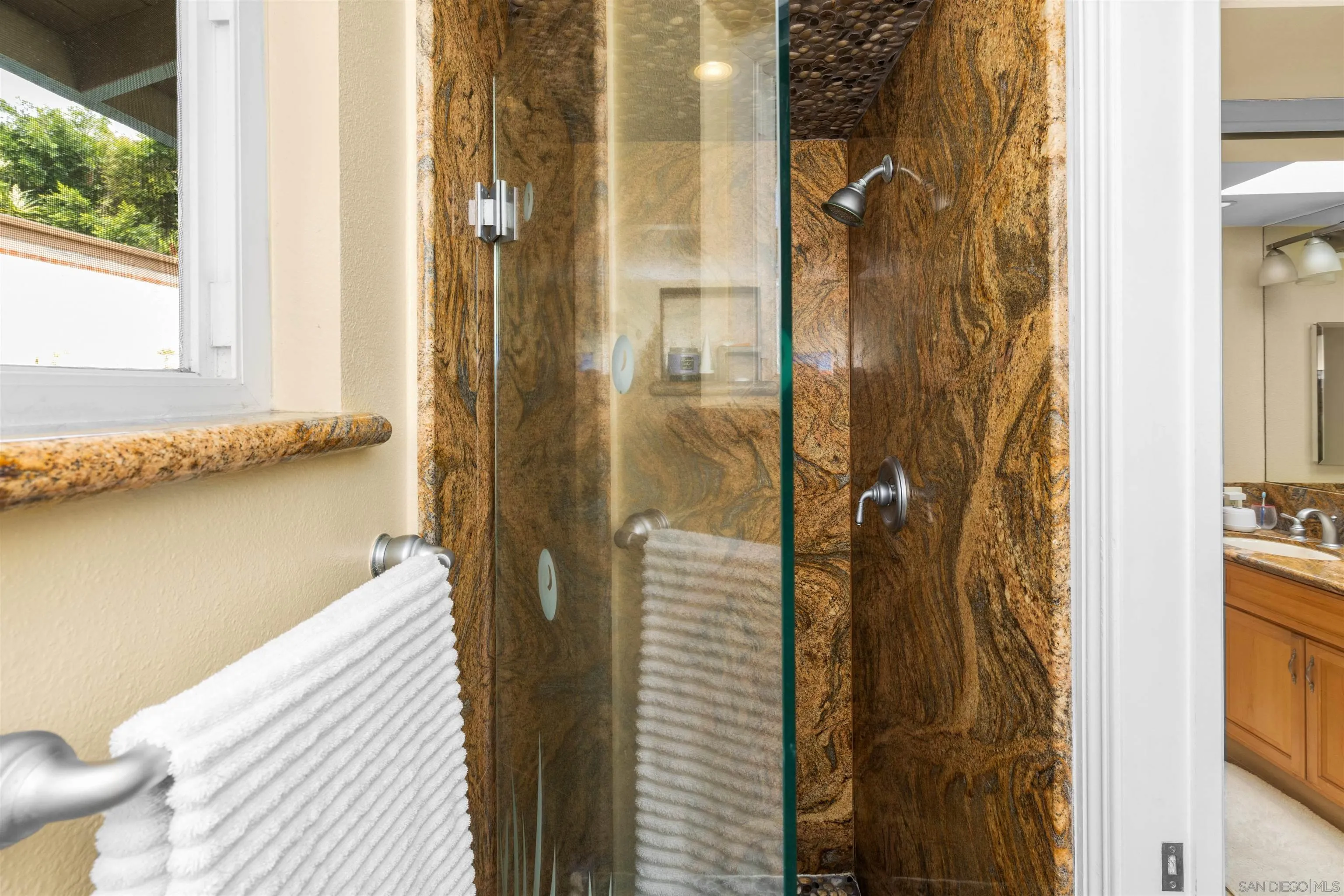 https://cdn.realtyfeed.com/cdn/127/260020143/c423a1aaf0eabd3d538dc24312eebdb6.webp