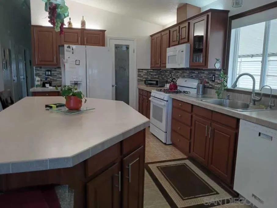 https://cdn.realtyfeed.com/cdn/127/260020146/e02d6bddde7767e1b66e3513235572a1.webp