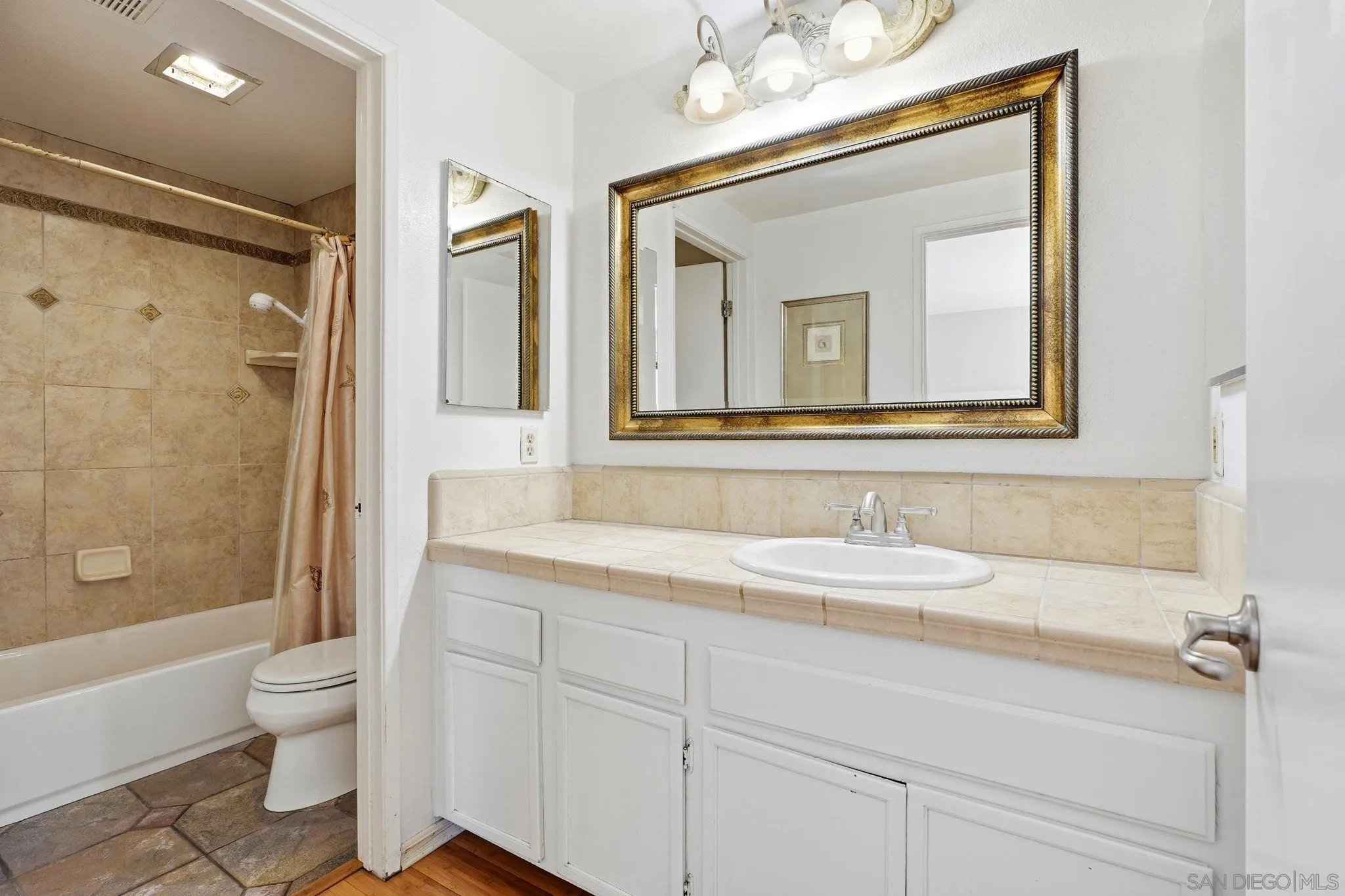 Photo #6: 260020148 Listing: Photo #6