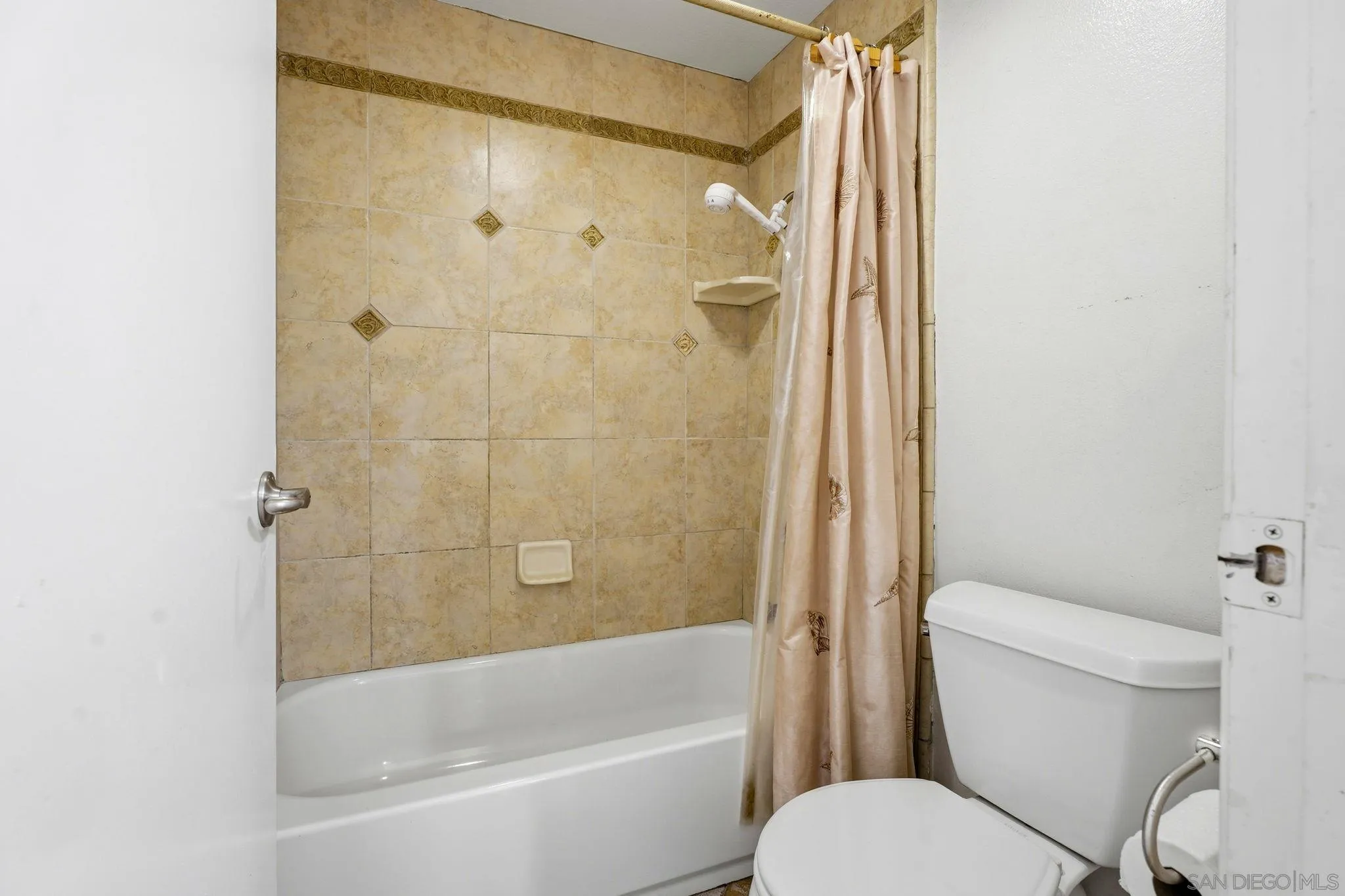 Photo #7: 260020148 Listing: Photo #7