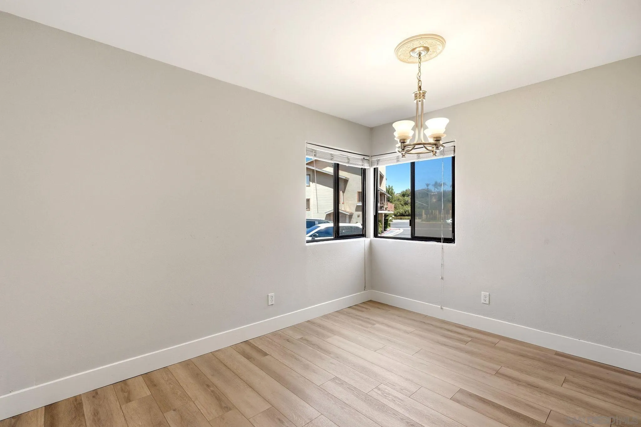 https://cdn.realtyfeed.com/cdn/127/260020149/10144b18fee28df69b6e021cdbb1d4c3.webp