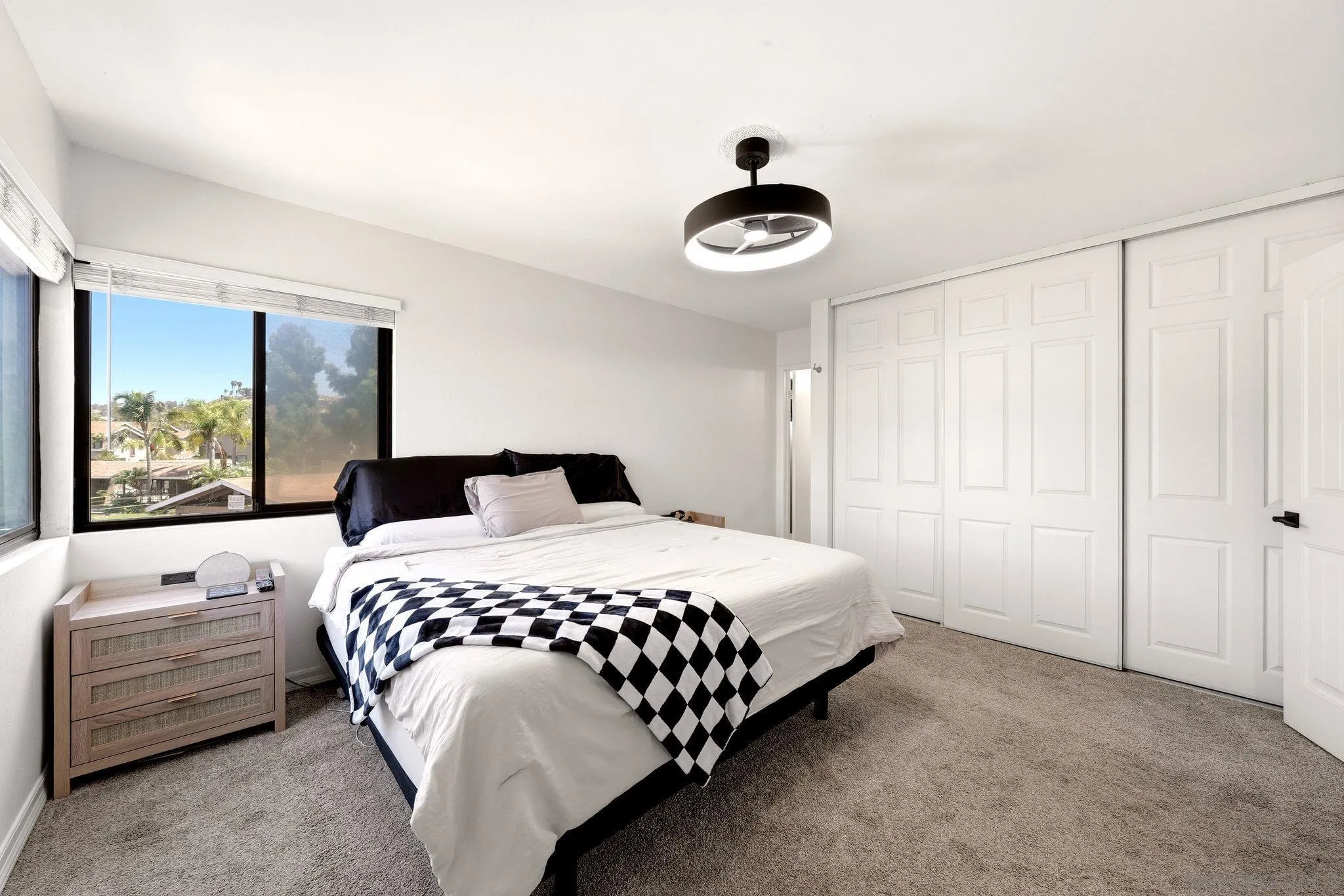 https://cdn.realtyfeed.com/cdn/127/260020149/7ddc2f33bf6ff360707ab826f433a410.webp