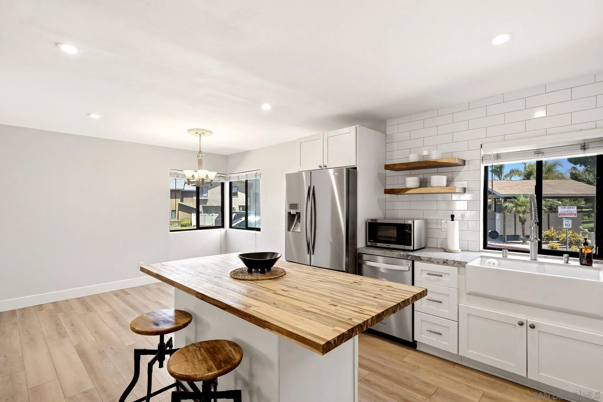 https://cdn.realtyfeed.com/cdn/127/260020149/c52101c284e33d590a56afaea50a15f5.webp