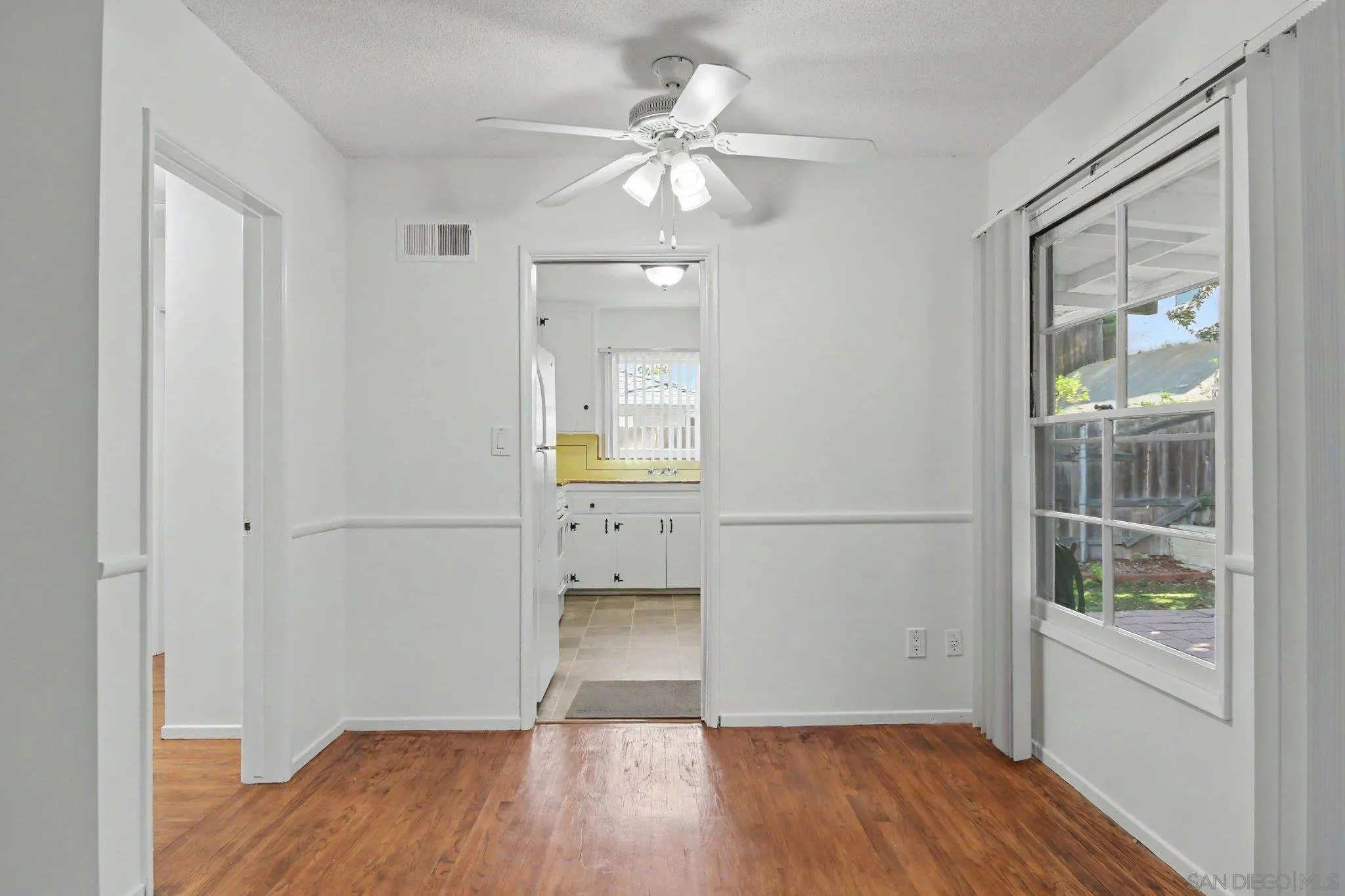 https://cdn.realtyfeed.com/cdn/127/260020154/2135fd39560e1aed7b830d530dc2bd38.webp
