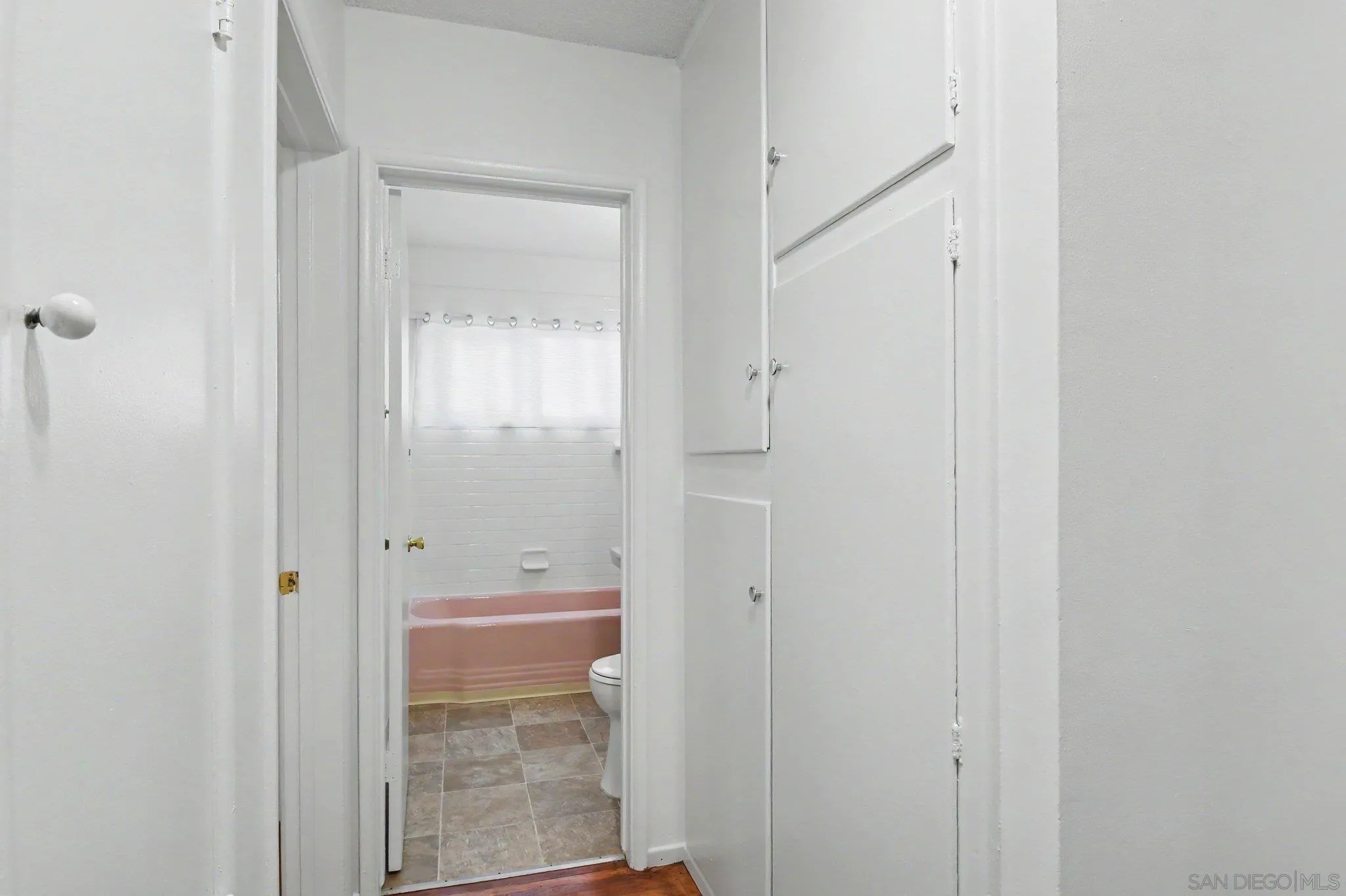 https://cdn.realtyfeed.com/cdn/127/260020154/3a185a1a3e3d6bb238a89c661ea1d040.webp