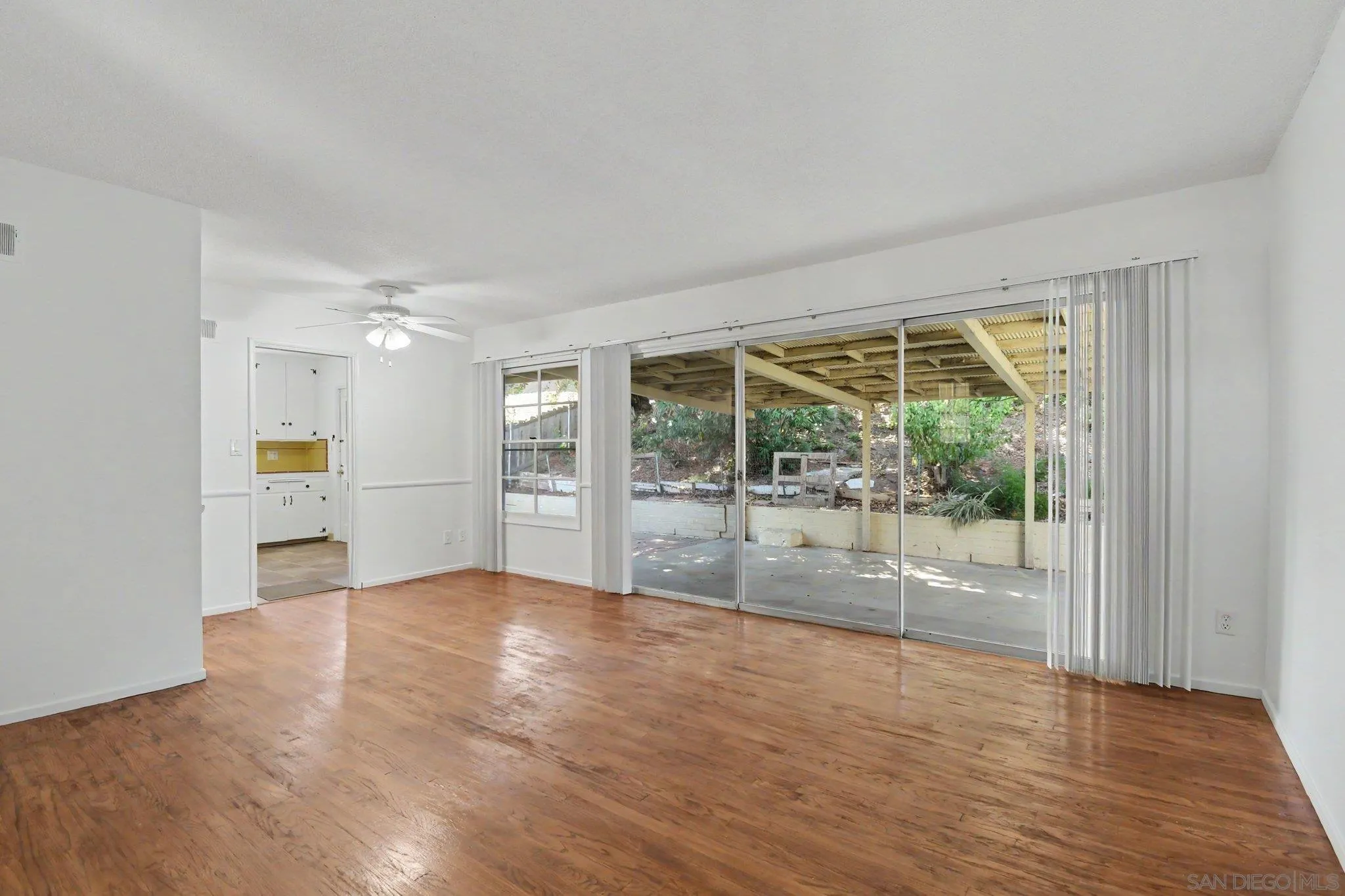 https://cdn.realtyfeed.com/cdn/127/260020154/6629e49a4c44efdc1d6cb6983d16b6ce.webp