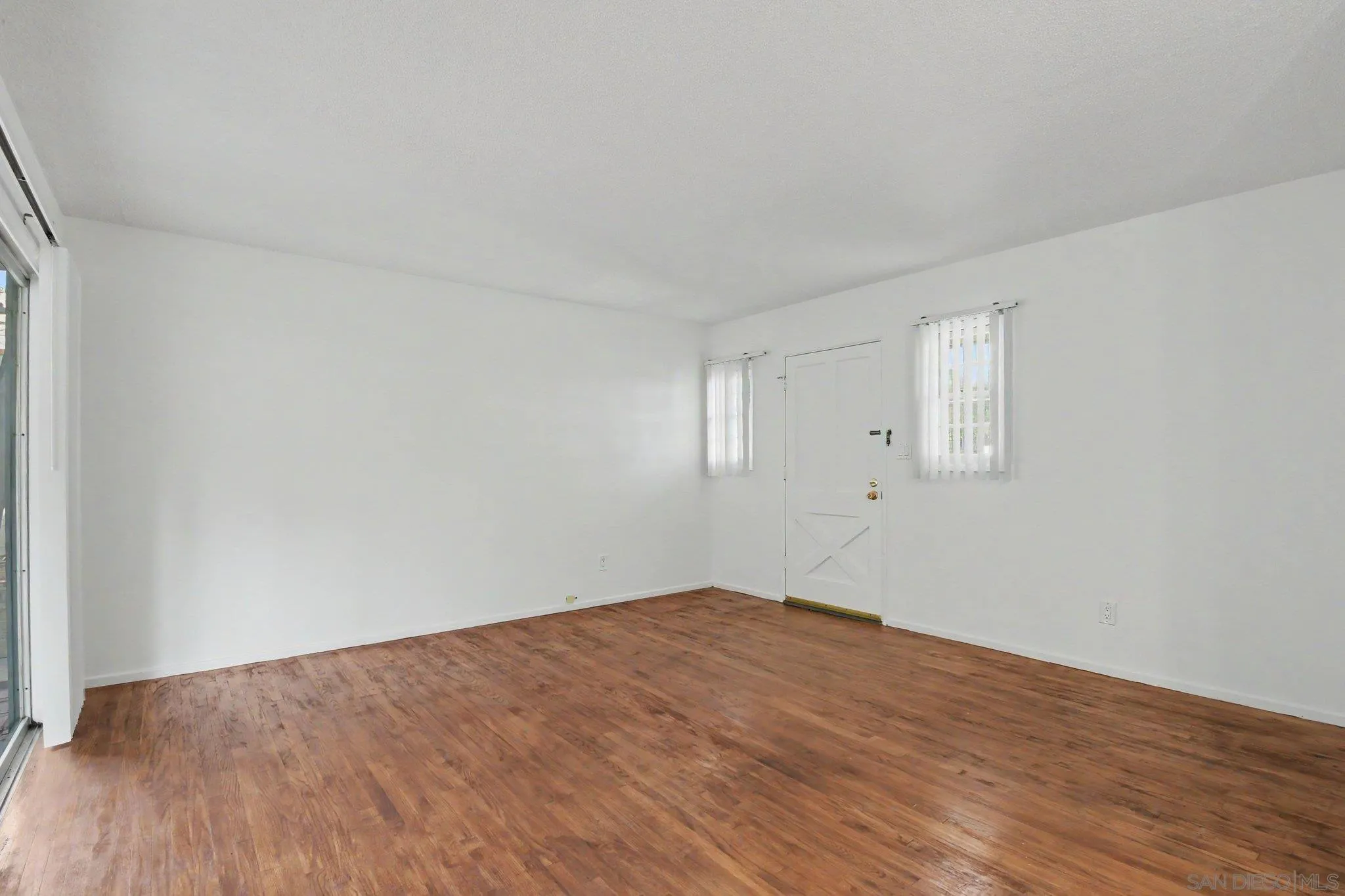 https://cdn.realtyfeed.com/cdn/127/260020154/ccd50541e012557c3f15365d59c61ffb.webp