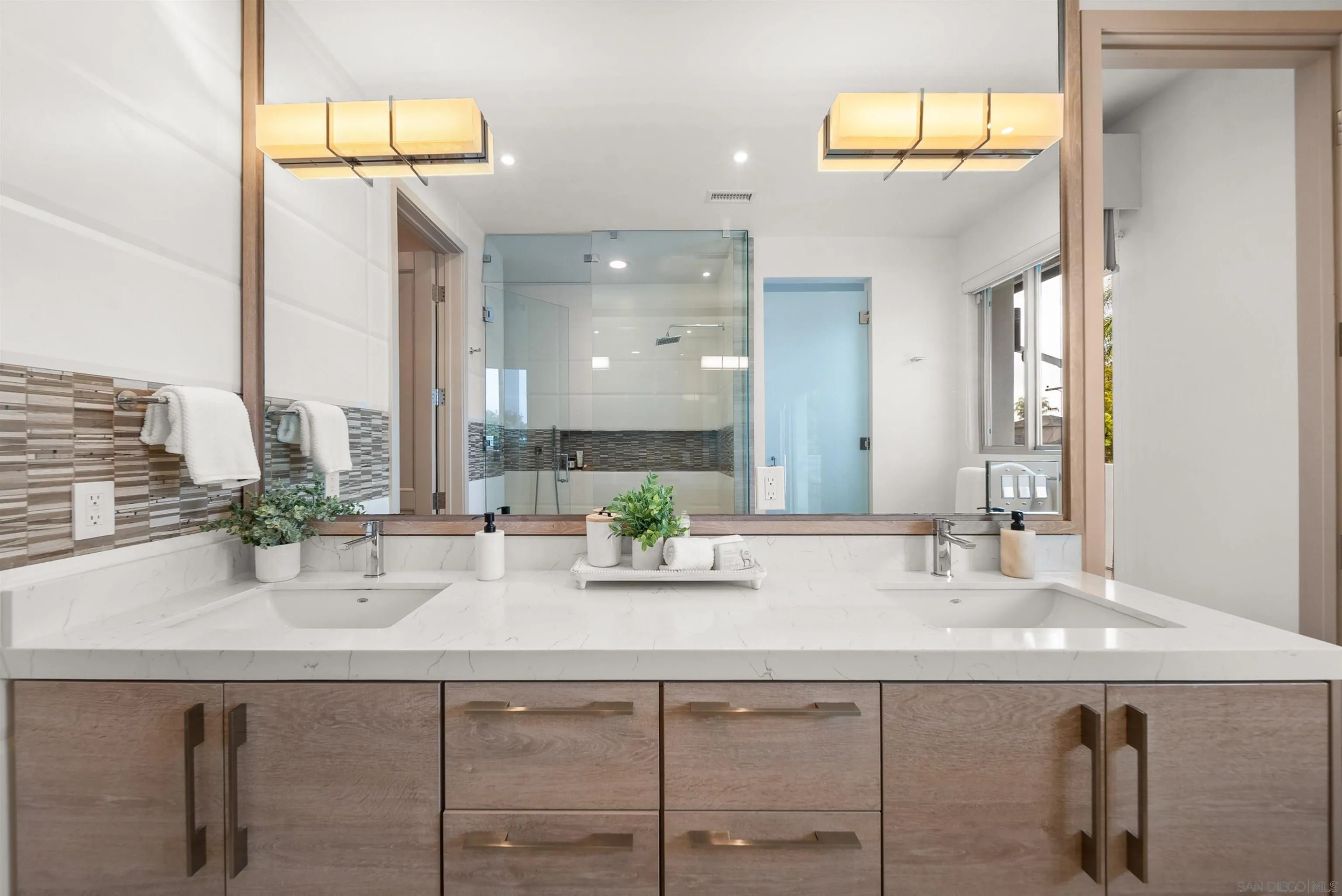 https://cdn.realtyfeed.com/cdn/127/260020160/1e7ccfd9a1275c0691696b61acede61b.webp