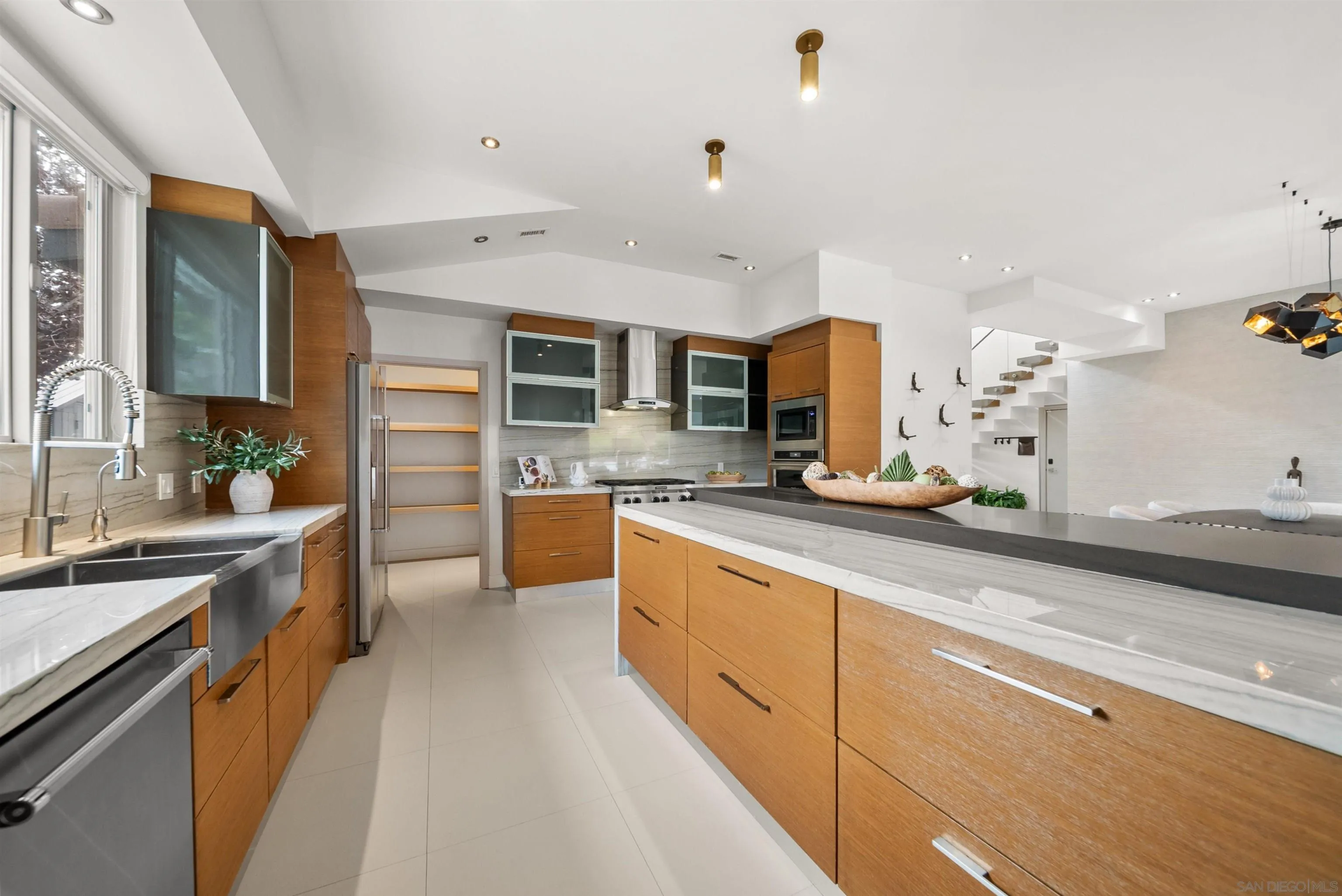 https://cdn.realtyfeed.com/cdn/127/260020160/2dba4e2b15837151c76654694027f8c4.webp