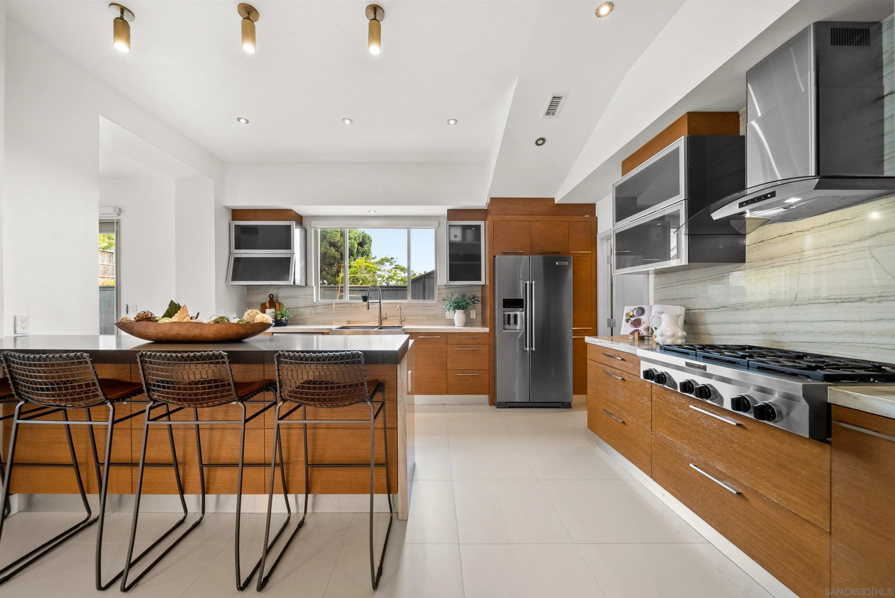 https://cdn.realtyfeed.com/cdn/127/260020160/2ef827a000e2d720411f33253e19cbea.webp