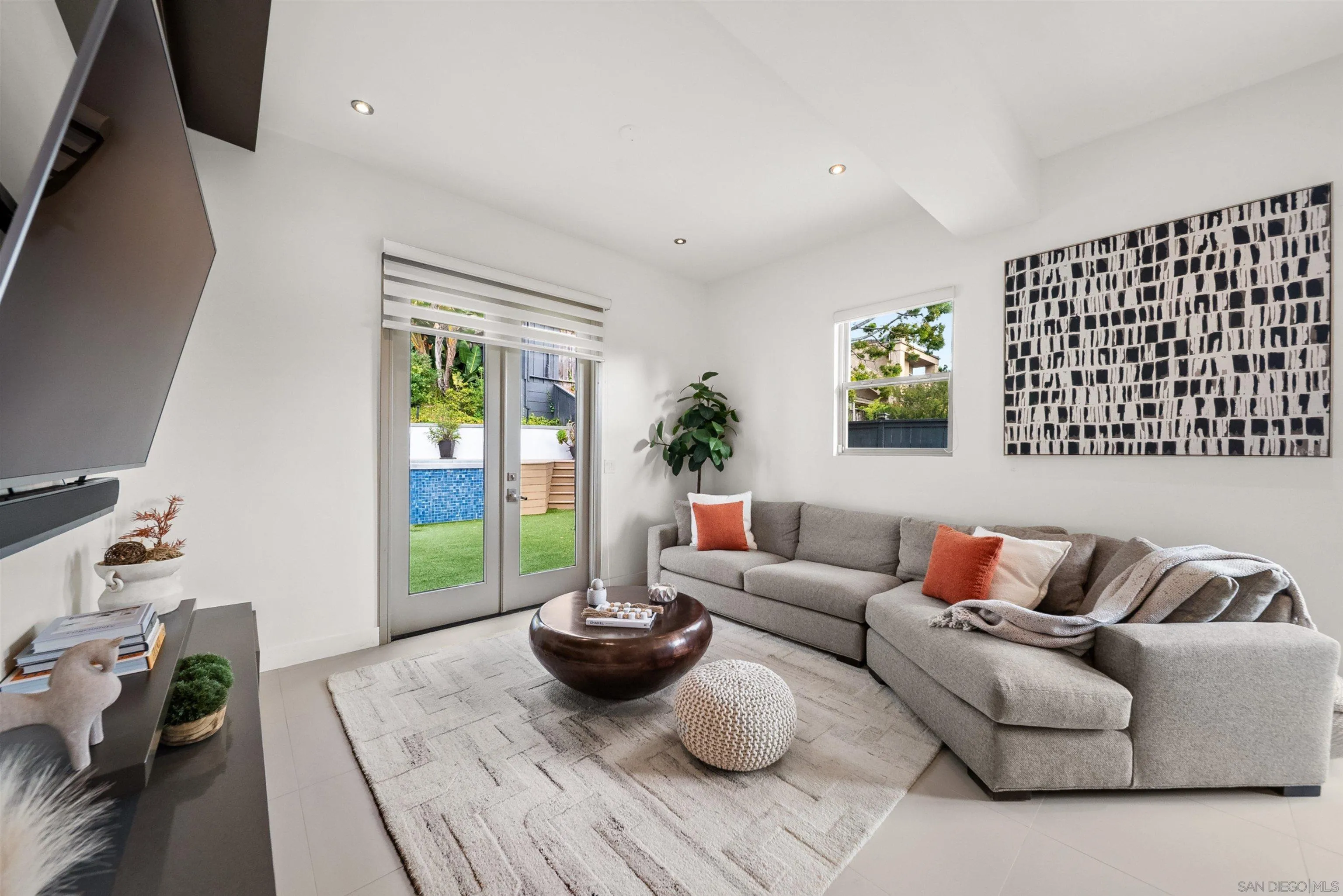 https://cdn.realtyfeed.com/cdn/127/260020160/417688b110ec7dd3aee0f2951d533698.webp