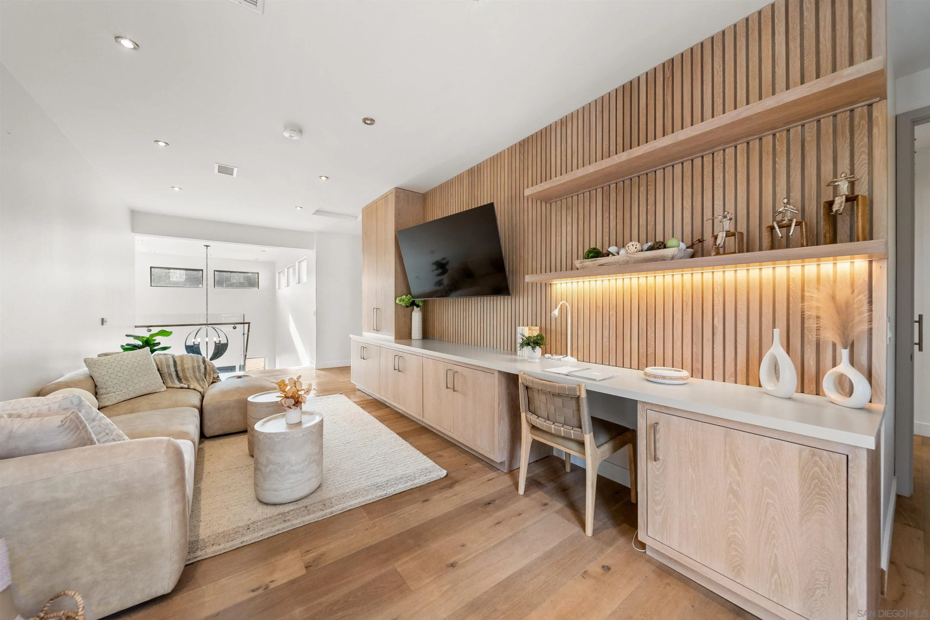 https://cdn.realtyfeed.com/cdn/127/260020160/7c5b73c7e21f40f1a430f27a768a9771.webp