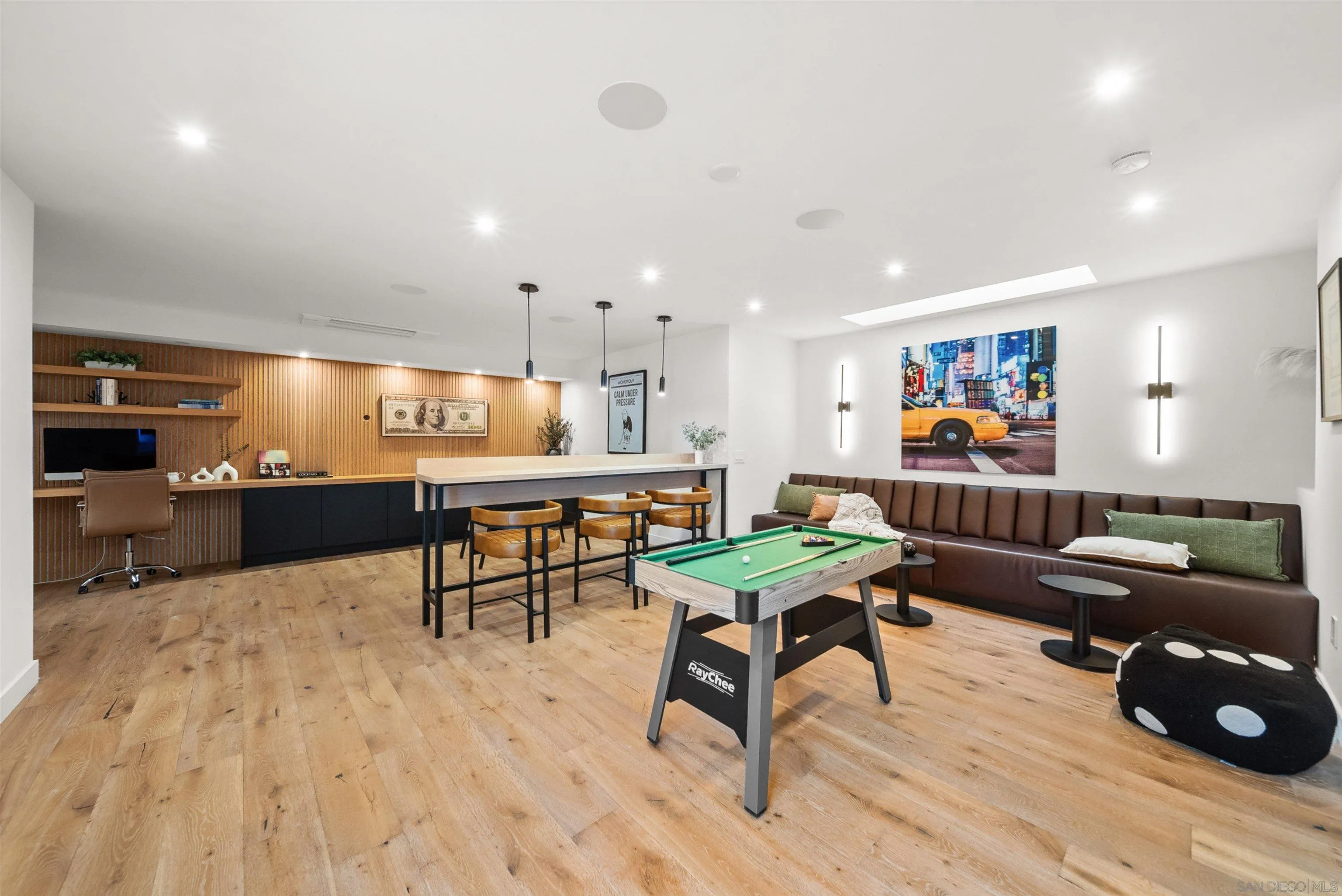 https://cdn.realtyfeed.com/cdn/127/260020160/f1062f34135c51b8aa14741cdb32f84f.webp